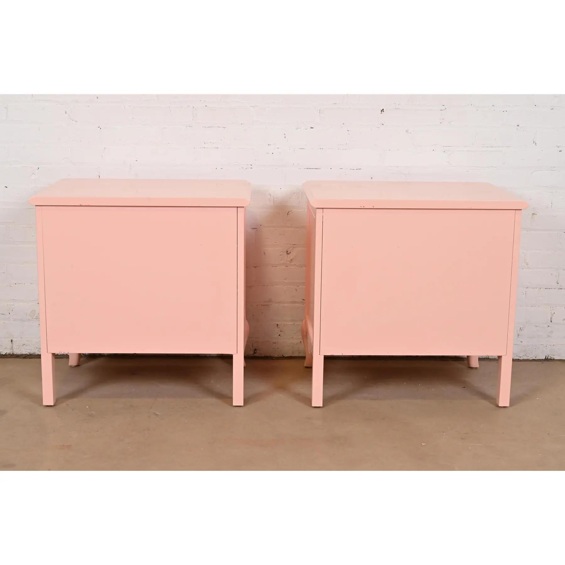 Baker Furniture French Provincial Louis XV Pink Lacquered Nightstands For Sale 5