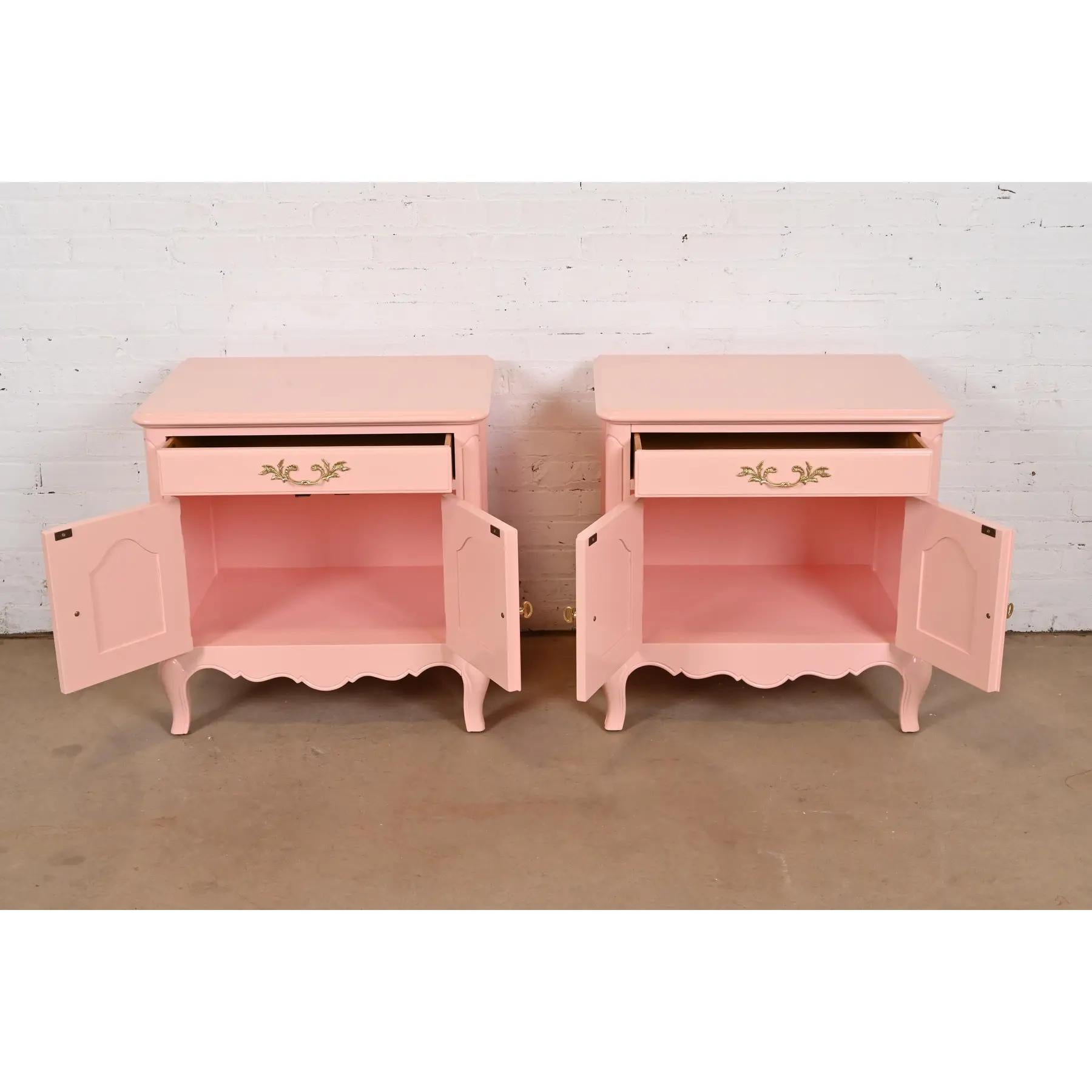 20th Century Baker Furniture French Provincial Louis XV Pink Lacquered Nightstands For Sale