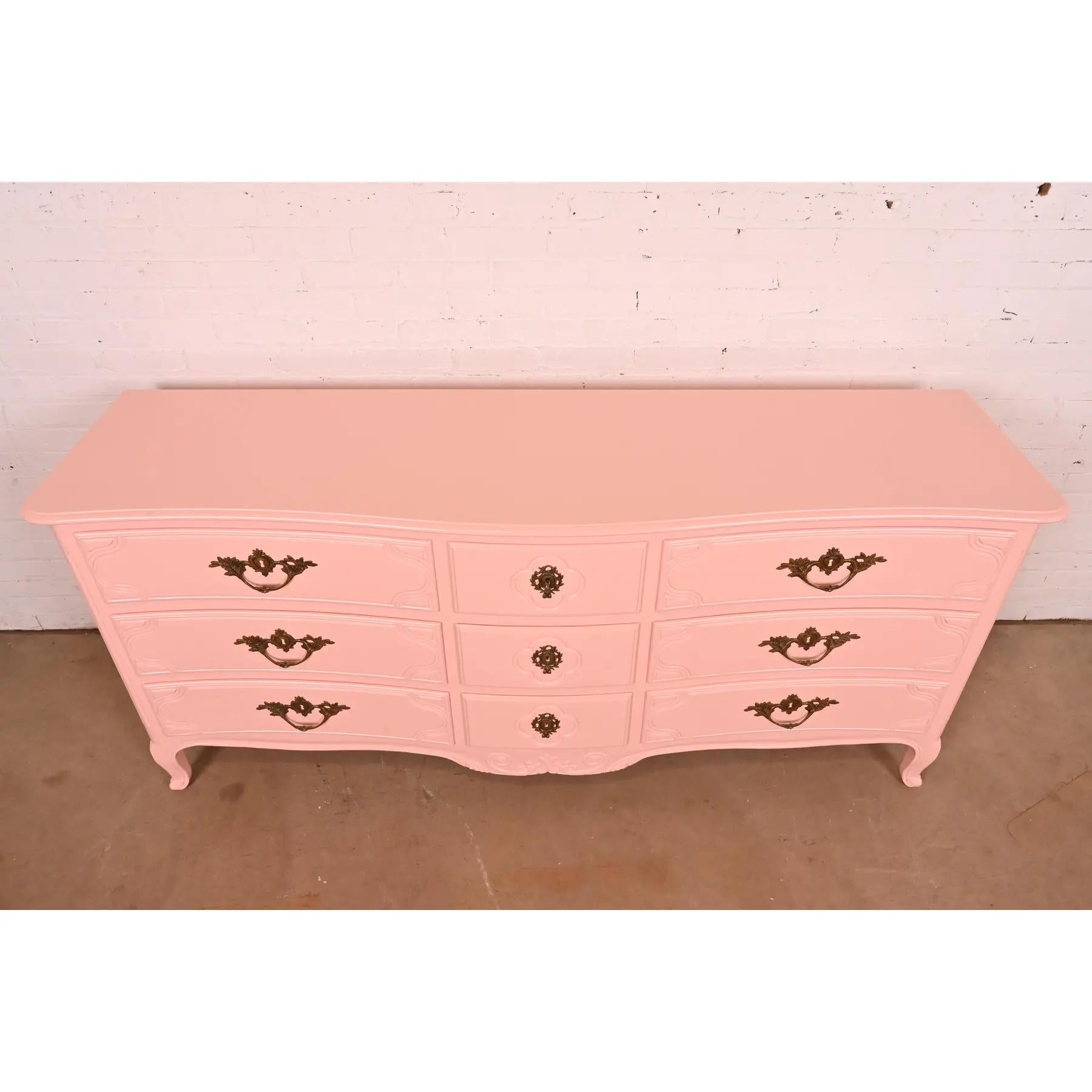 Baker Furniture French Provincial Louis XV Pink Lacquered Nine-Drawer Dresser For Sale 4