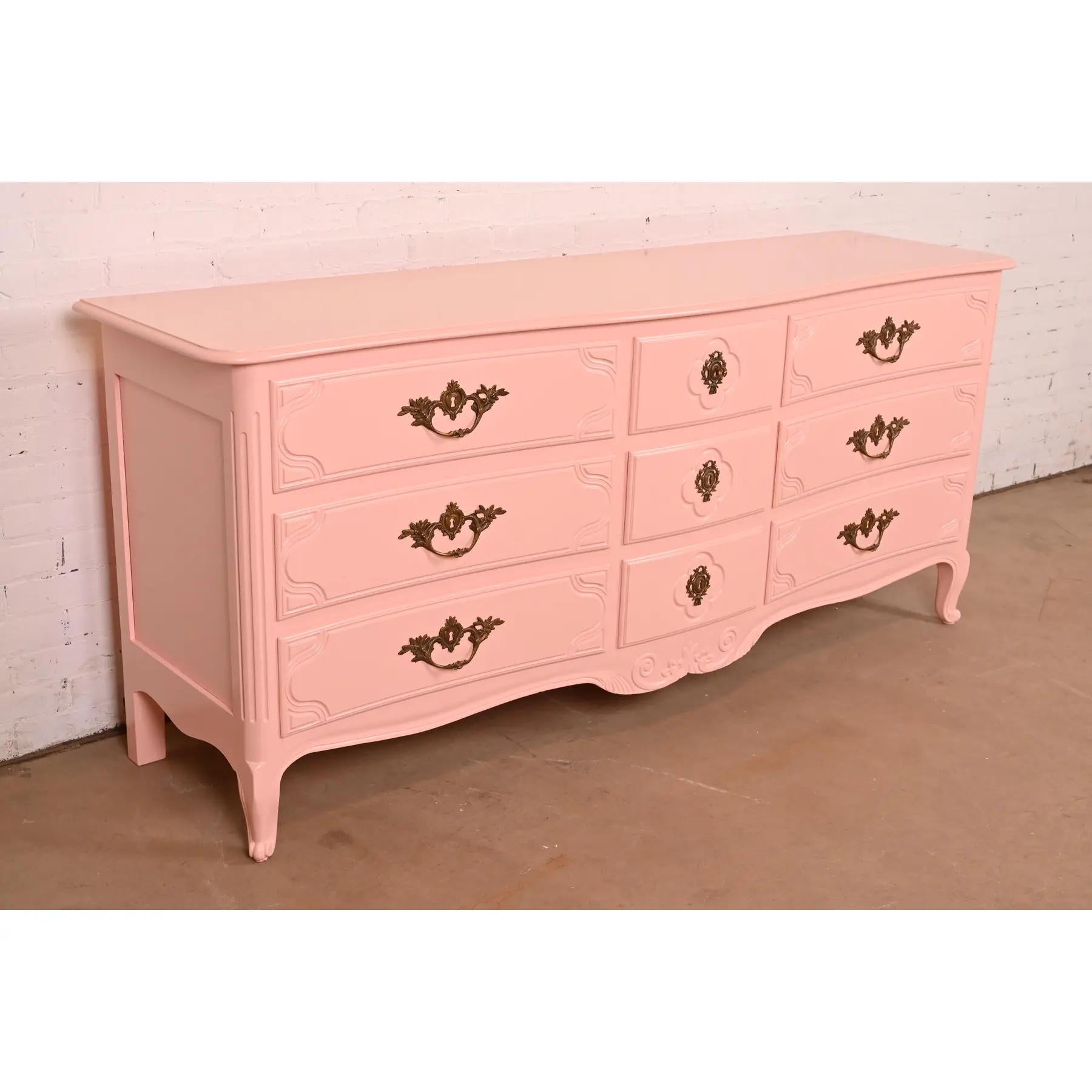 Baker Furniture French Provincial Louis XV Pink Lacquered Nine-Drawer Dresser In Good Condition For Sale In South Bend, IN