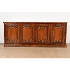 Credenza o mobile da bar Luigi XV di Baker Furniture, circa anni '60