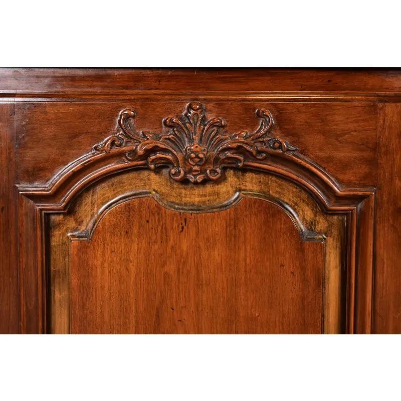 Credenza o mobile da bar Luigi XV di Baker Furniture, circa anni '60 in vendita 2