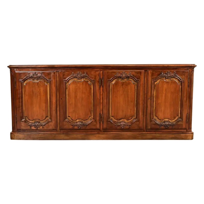 Credenza o mobile da bar Luigi XV di Baker Furniture, circa anni '60 in vendita