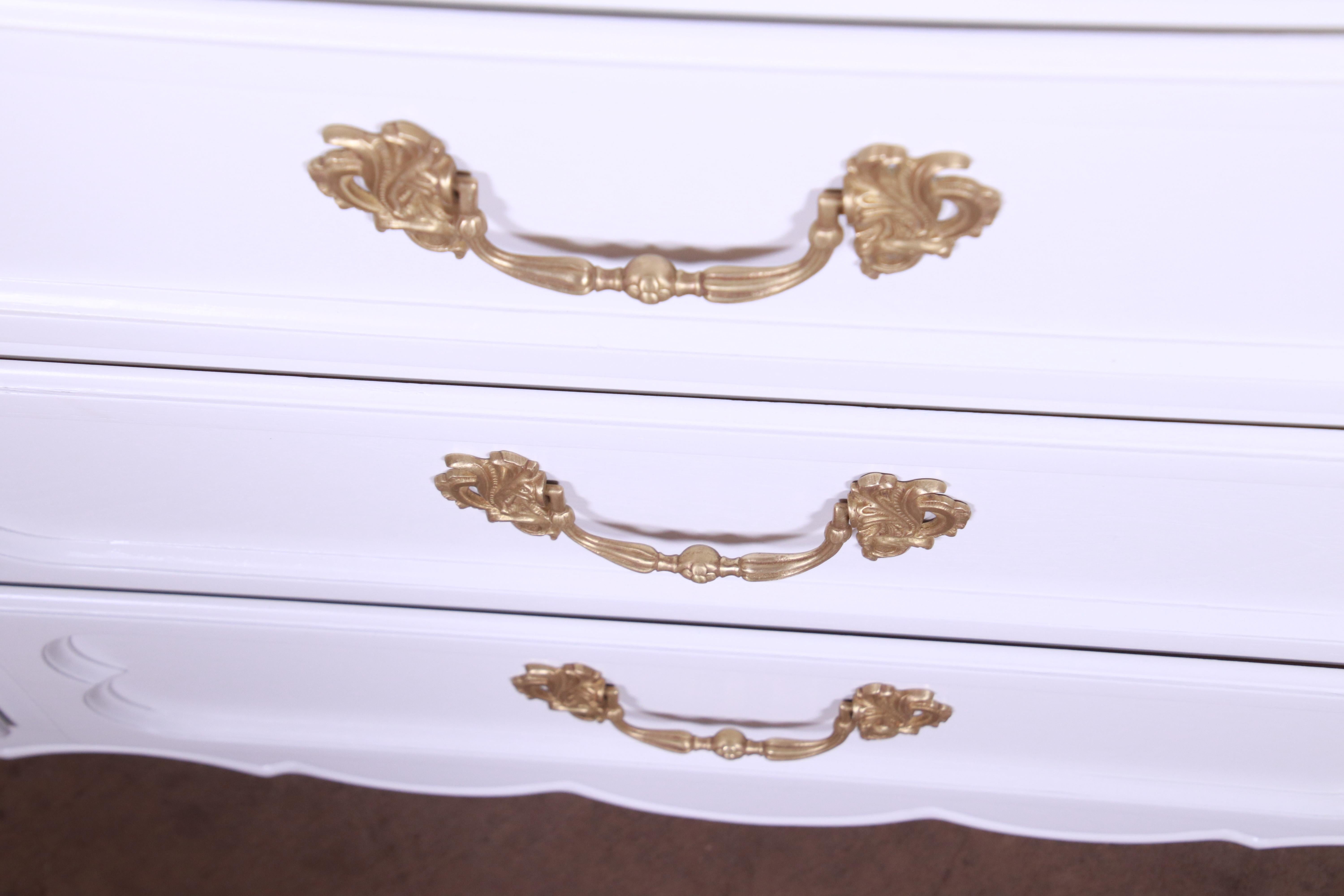 Mid-20th Century Baker Furniture French Provincial Louis XV Triple Dresser, Newly Refinished