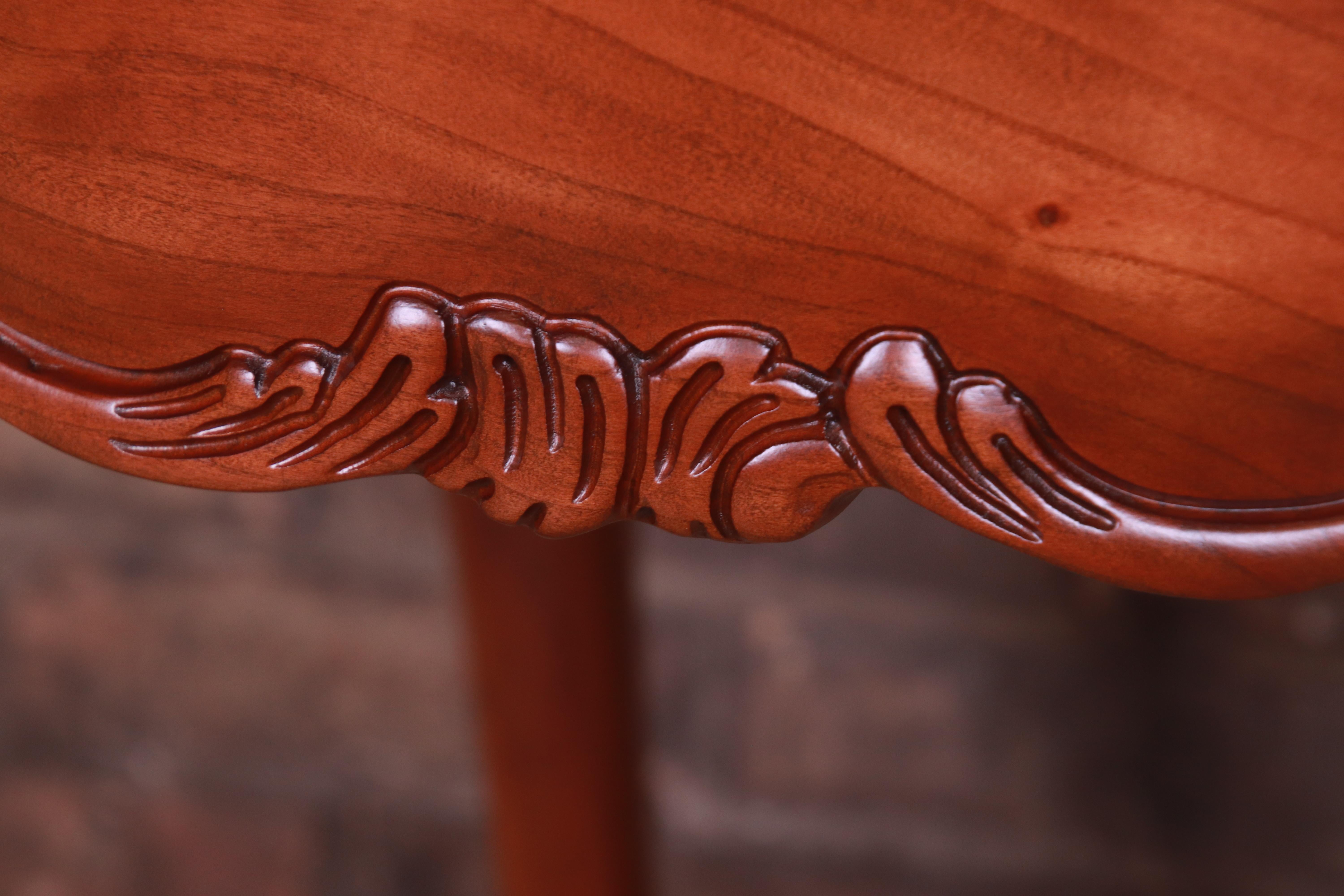 Baker Furniture French Provincial Louis XV Walnut and Burl Tea Table, Refinished For Sale 9