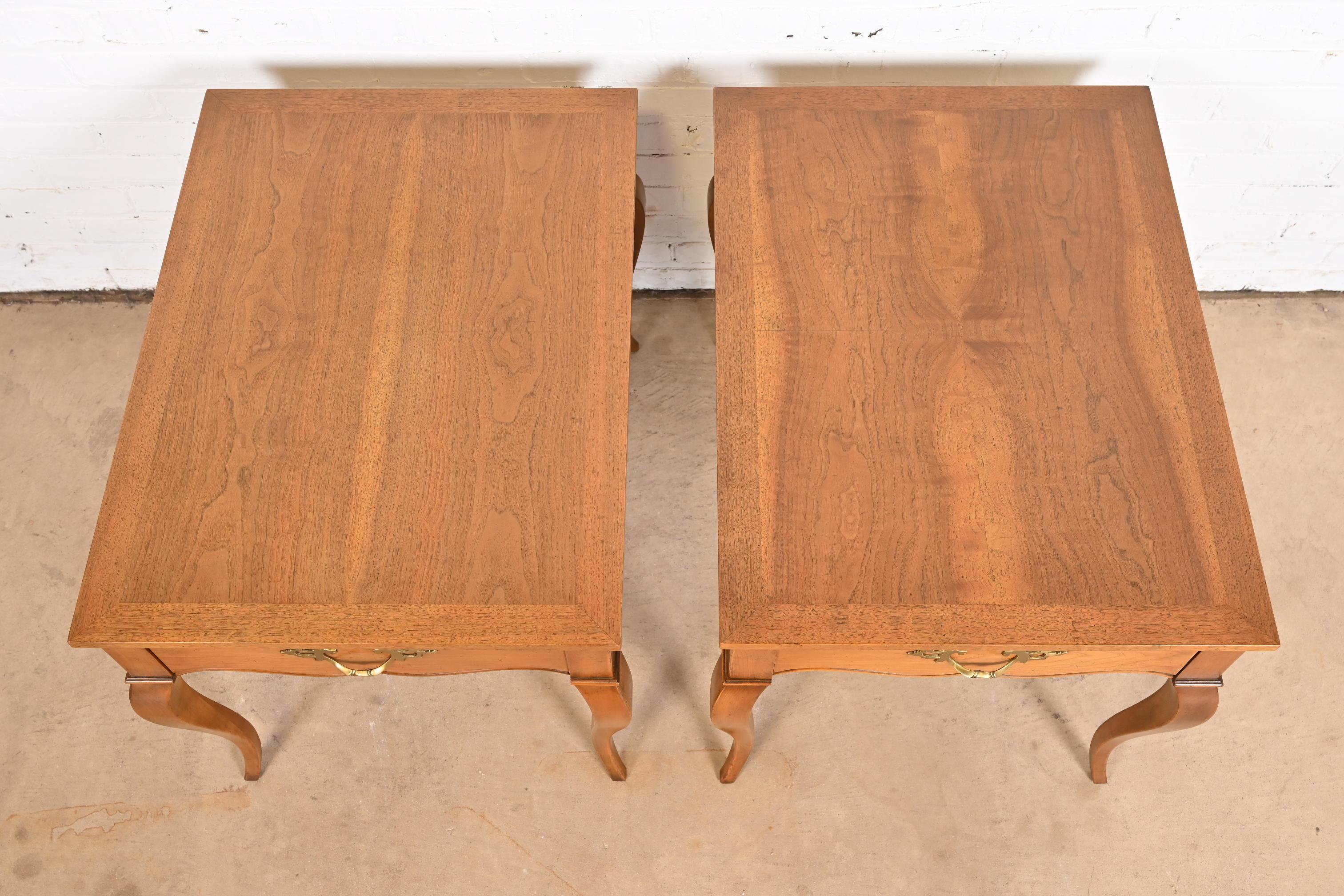 Baker Furniture French Provincial Louis XV Walnut and Cherry Wood End Tables For Sale 6