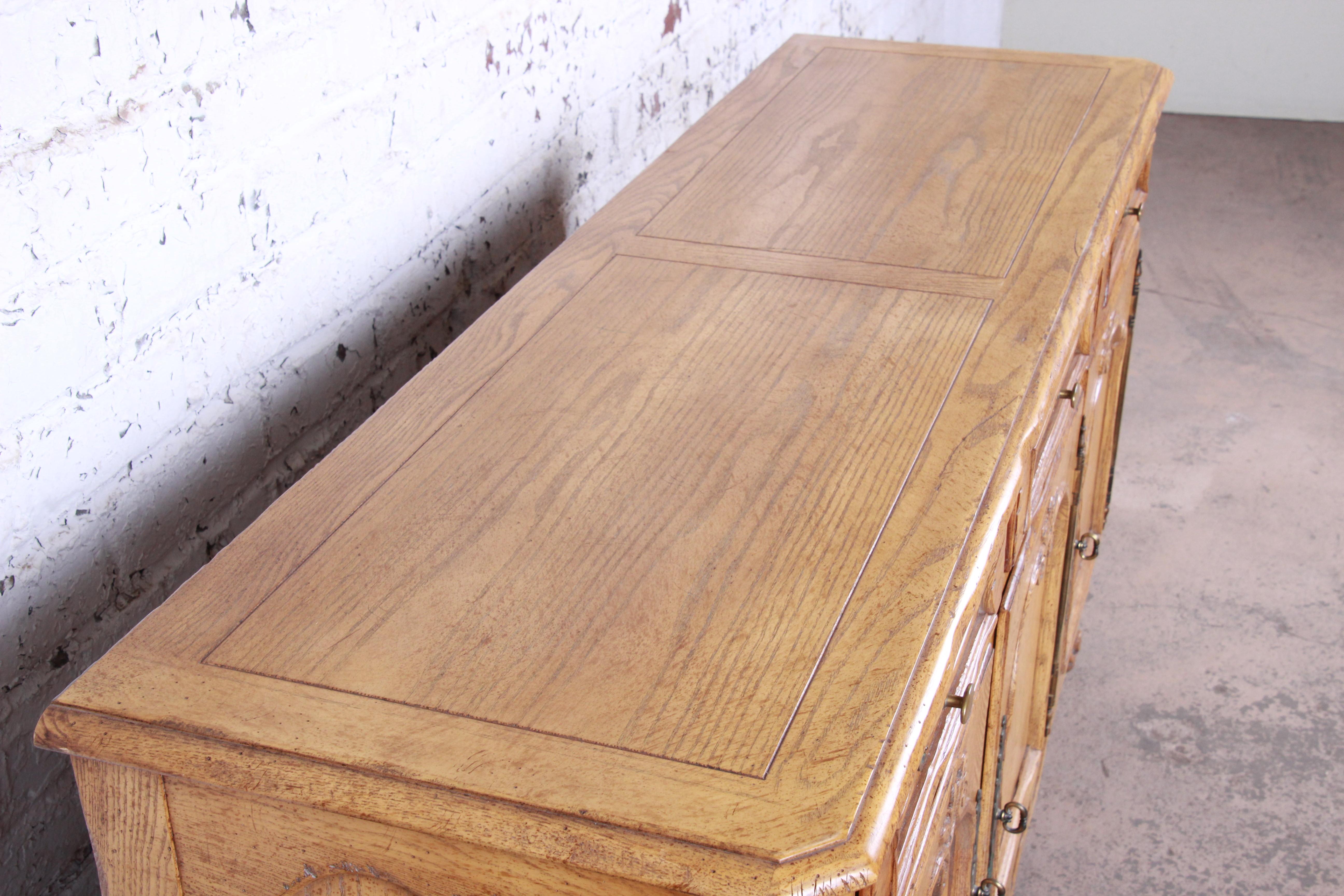 Baker Furniture French Provincial Louis XV White Oak Sideboard Credenza In Good Condition In South Bend, IN