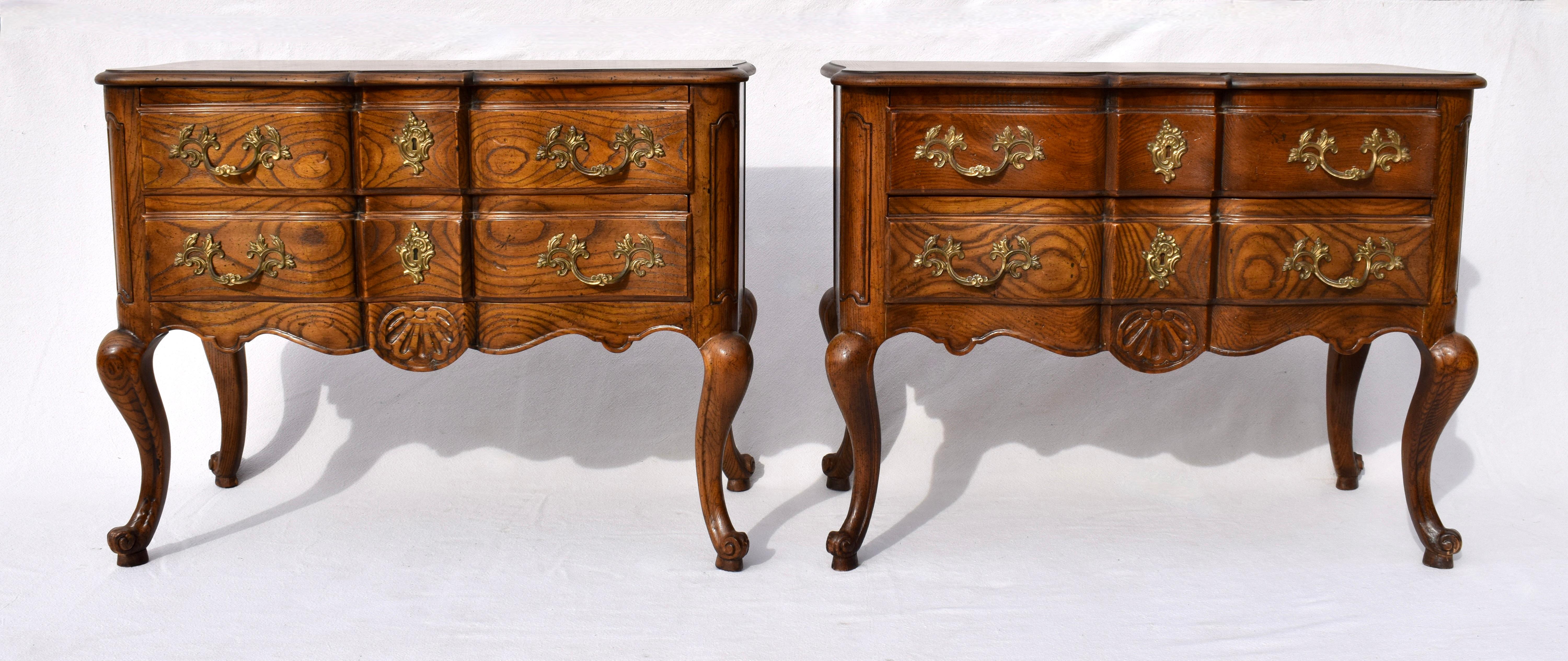 Baker Furniture - Commodes o comodini a serpentina della provincia francese in vendita 7