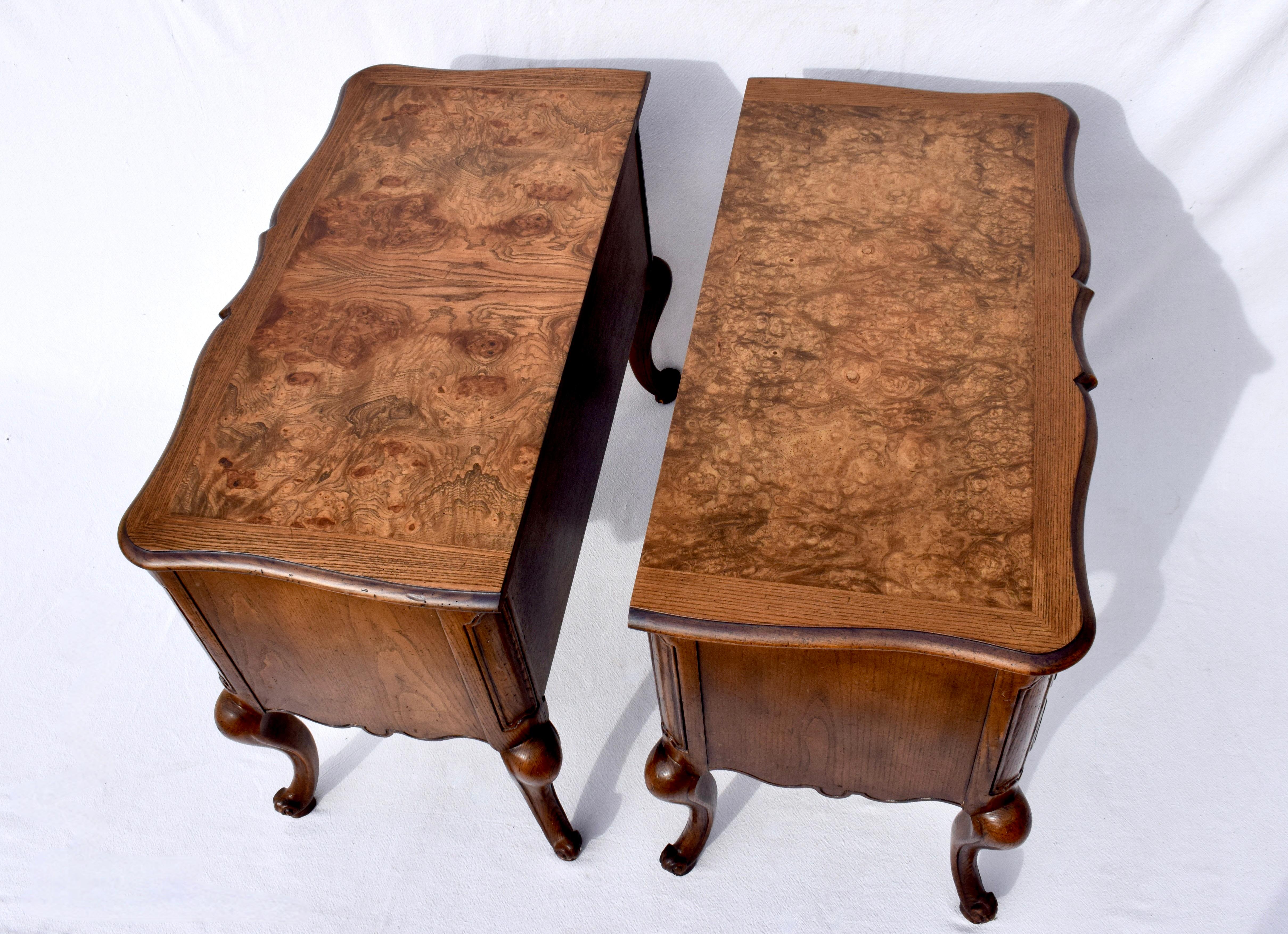 Americano Baker Furniture - Commodes o comodini a serpentina della provincia francese in vendita