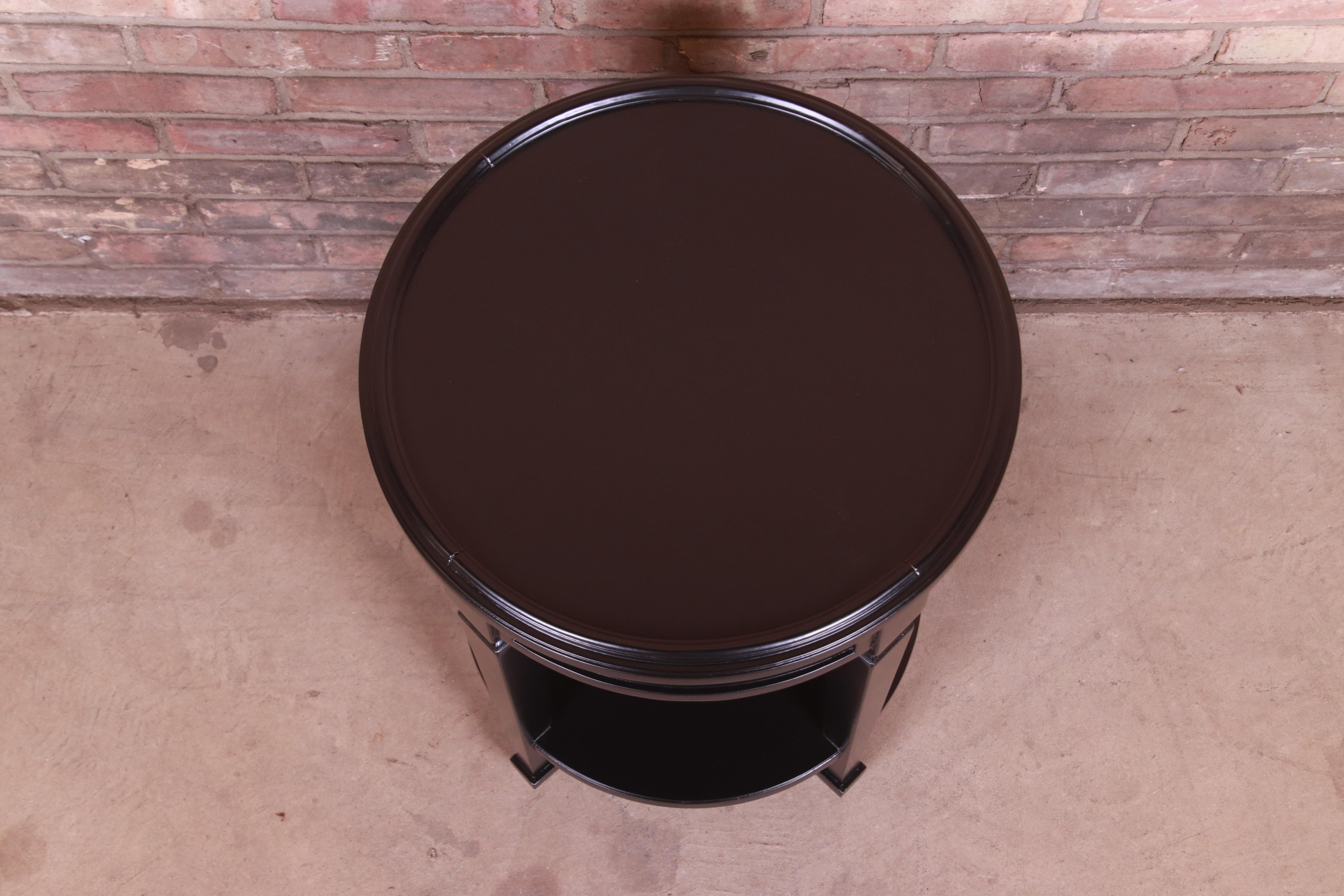 Tavolo da tè Baker Furniture French Regency laccato nero, appena rifinito in vendita 1