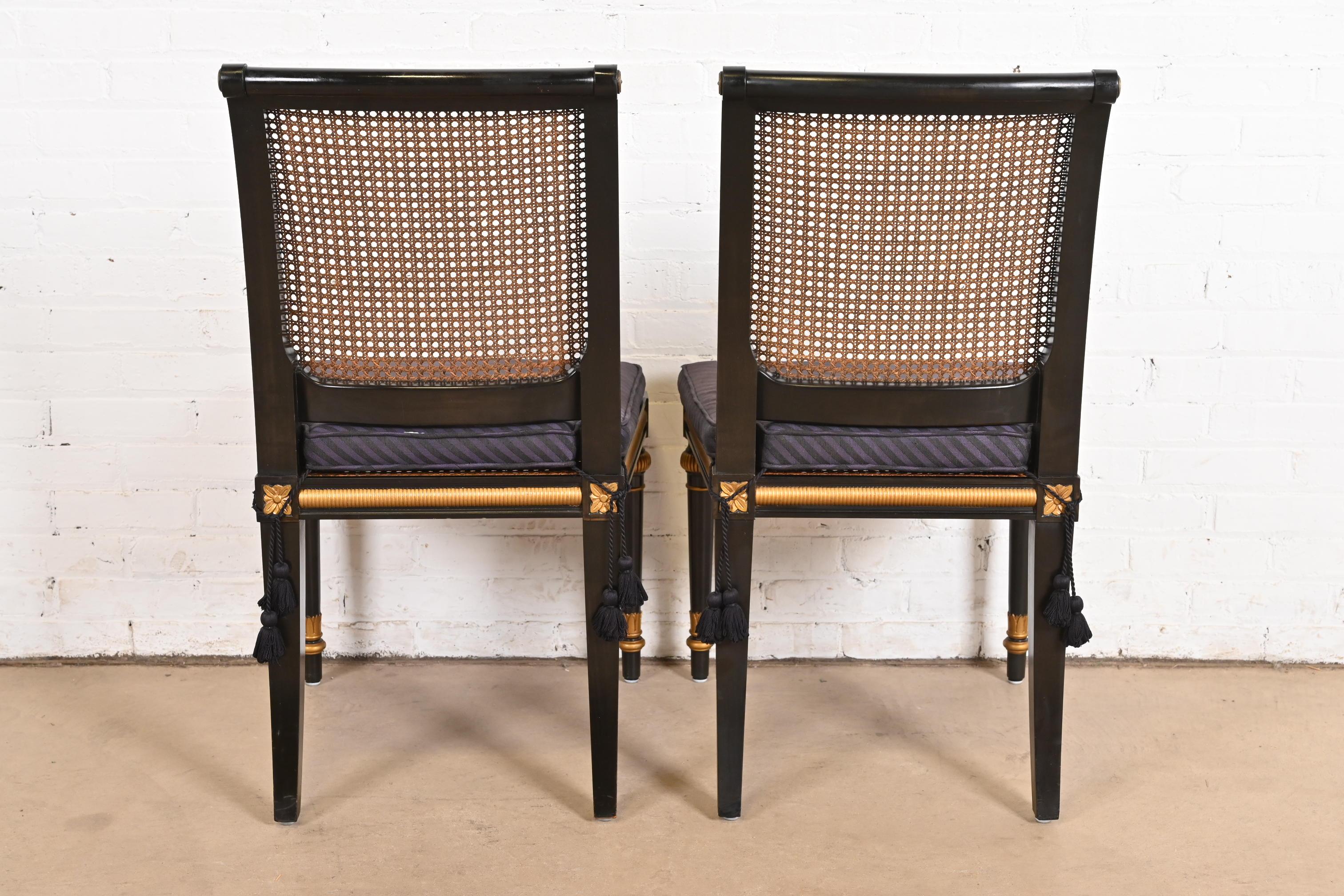 Baker Furniture Französischer Regency Louis XVI.-Esszimmerstuhl mit Rohrrückenlehne im Angebot 4
