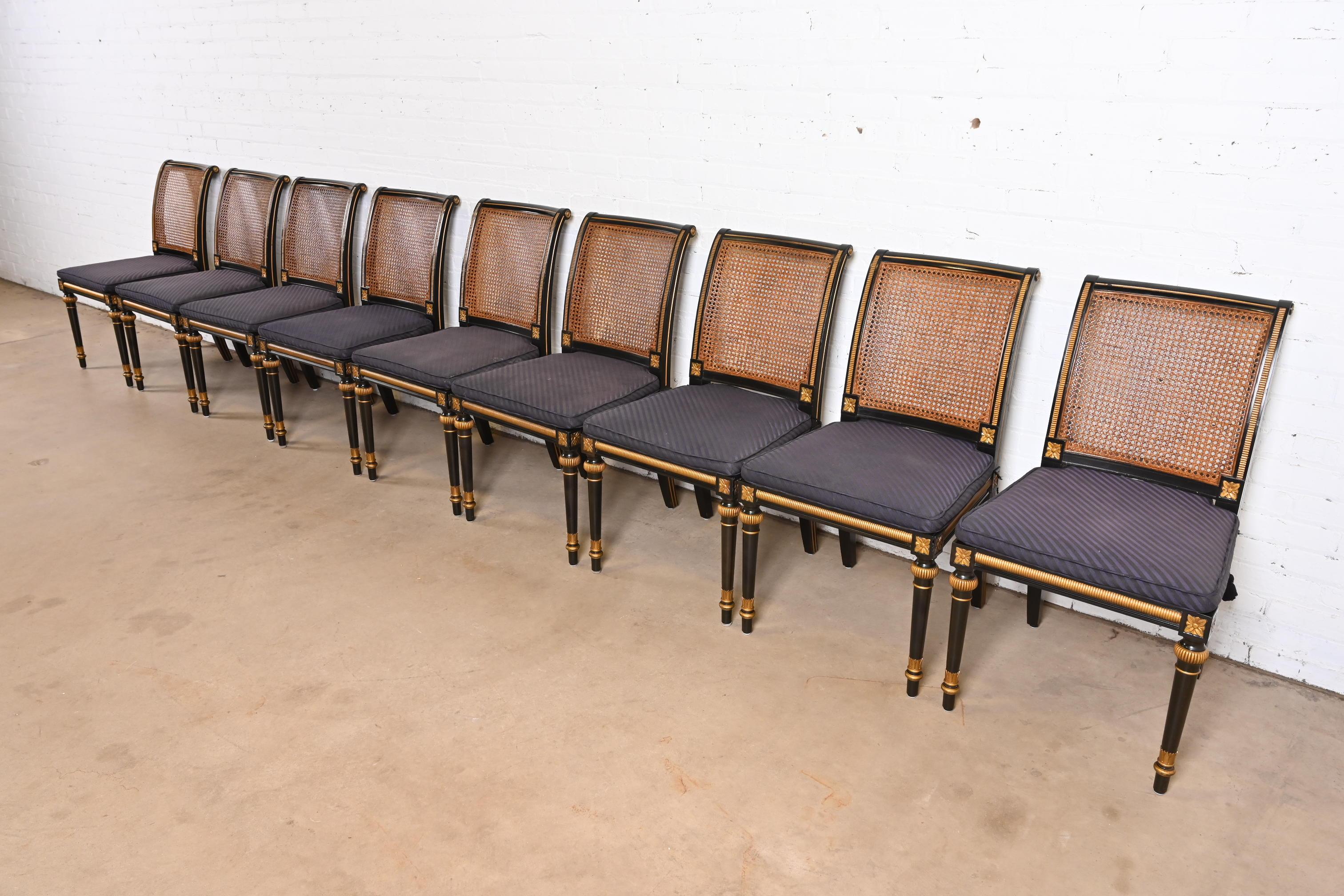 Baker Furniture Französischer Regency Louis XVI.-Esszimmerstuhl mit Rohrrückenlehne im Angebot 6