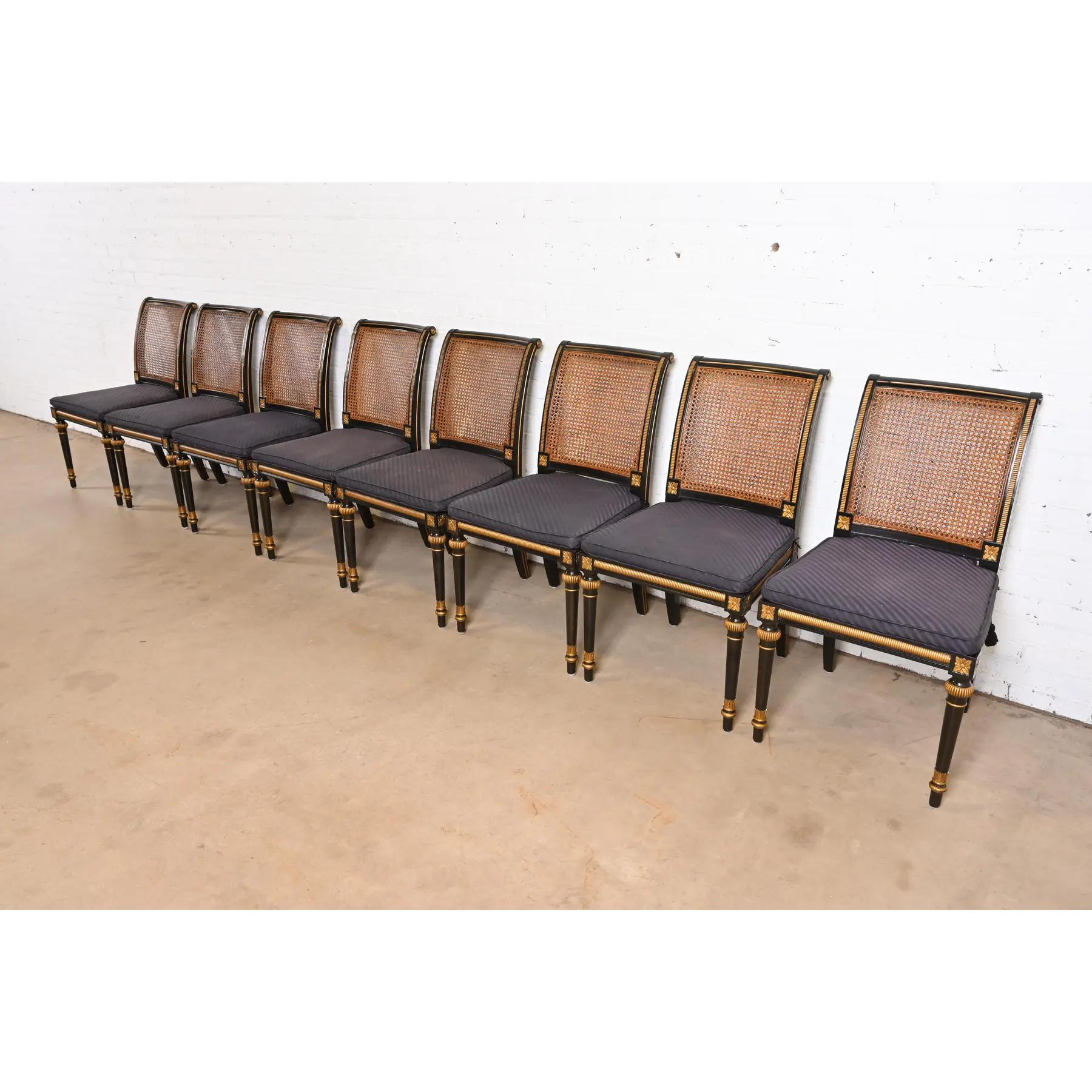 Baker Furniture Französische Regency Louis XVI Ebonisierte Esszimmerstühle mit Rohrrückenlehne und Schilfrohrlehne im Zustand „Gut“ im Angebot in South Bend, IN