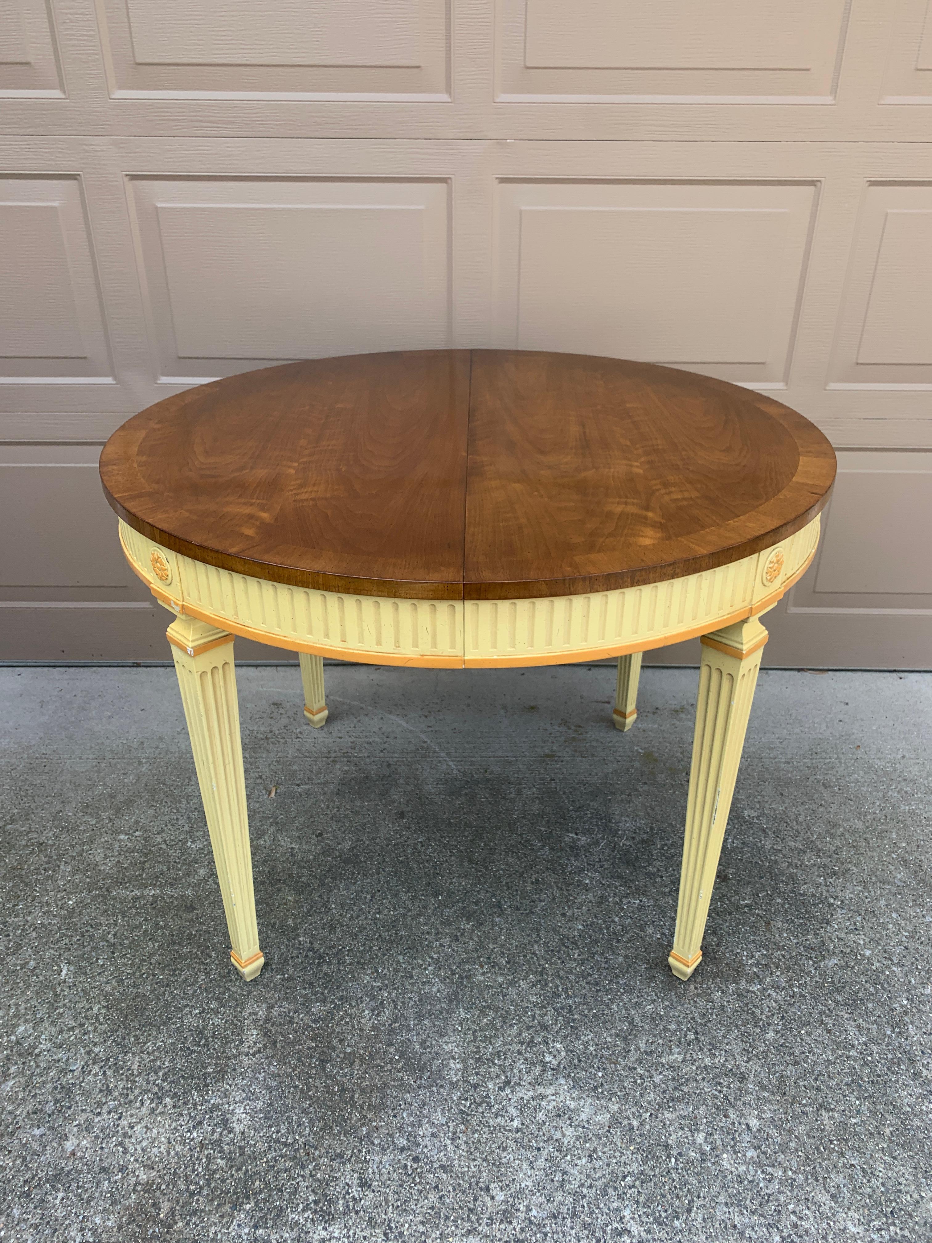 Tavolo da pranzo Baker Furniture in stile Reggenza francese Luigi XVI in mogano dipinto, anni '60 in vendita 4