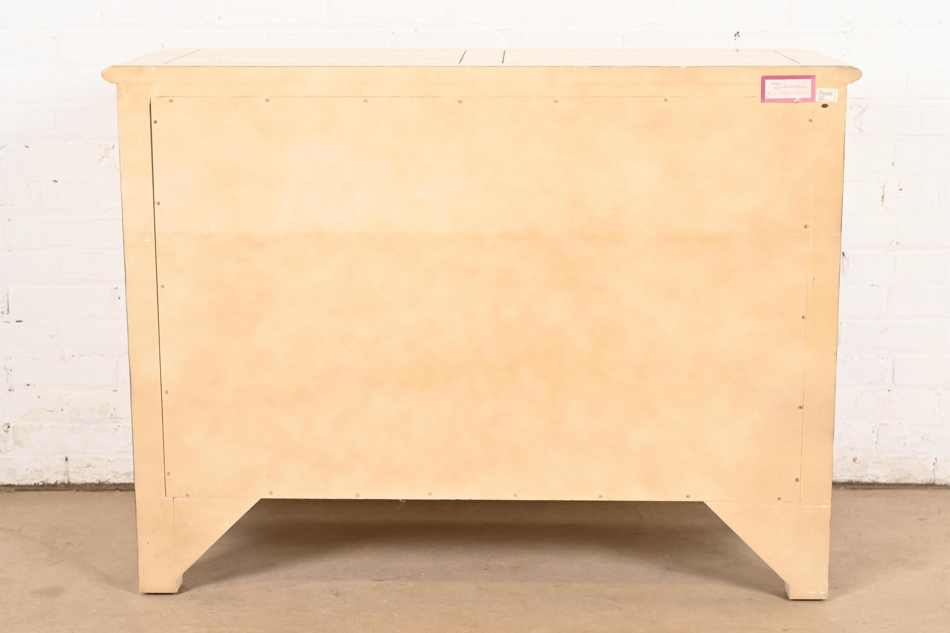 Baker Möbel Französisch Regency Louis XVI gemalt Kommode oder Kommode im Angebot 5
