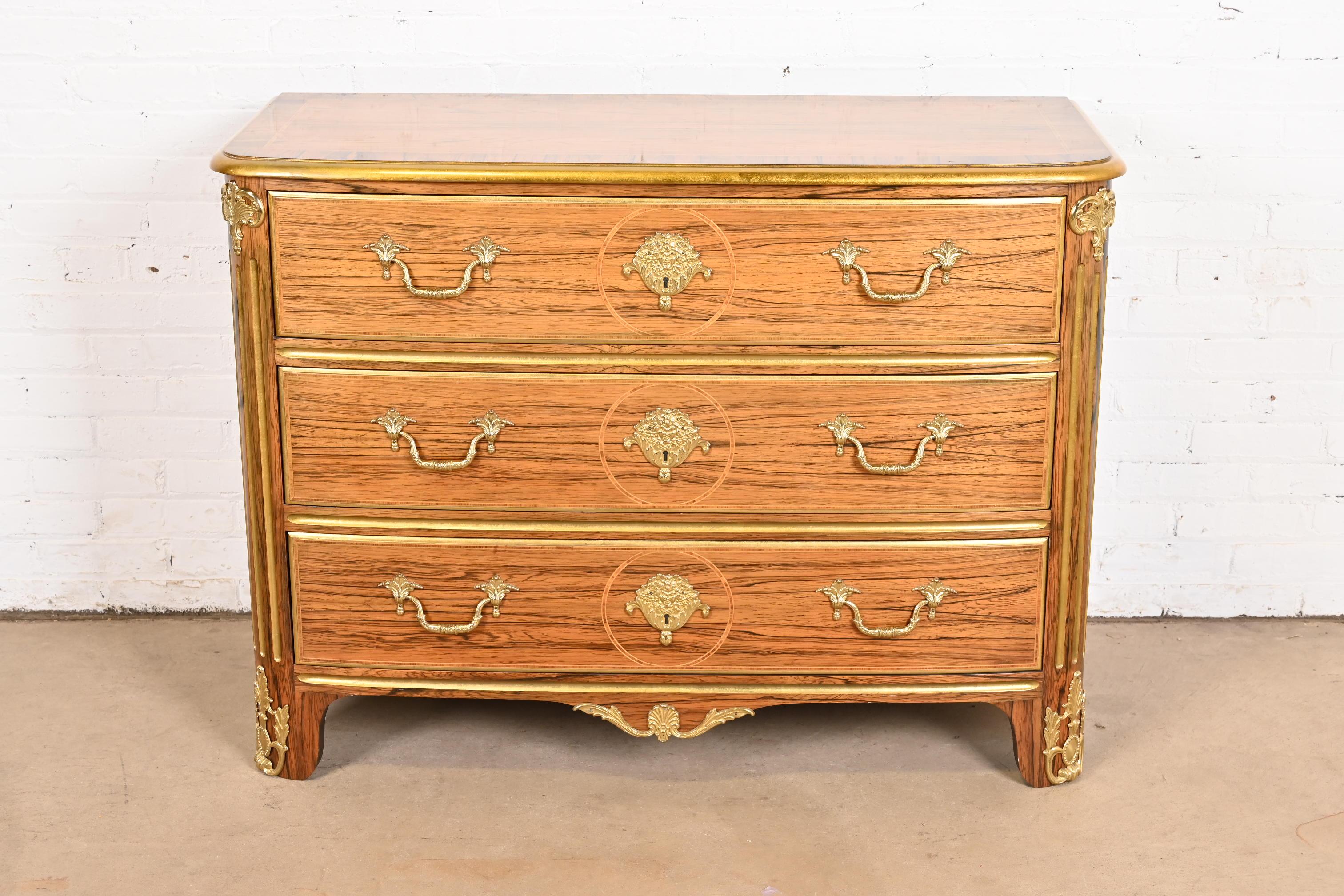 Cassettiera in legno di palissandro Baker Furniture French Regency Luigi XVI In condizioni buone in vendita a South Bend, IN