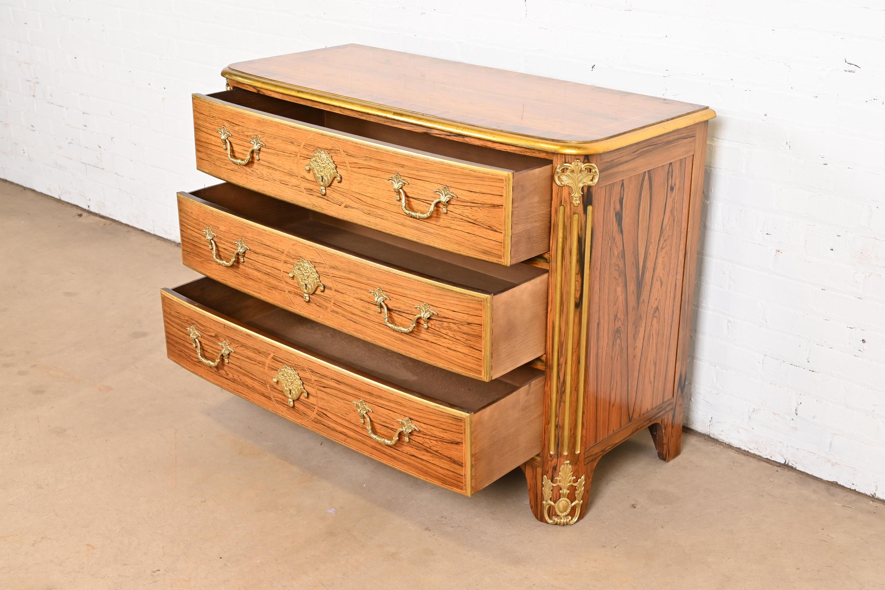 Cassettiera in legno di palissandro Baker Furniture French Regency Luigi XVI in vendita 1