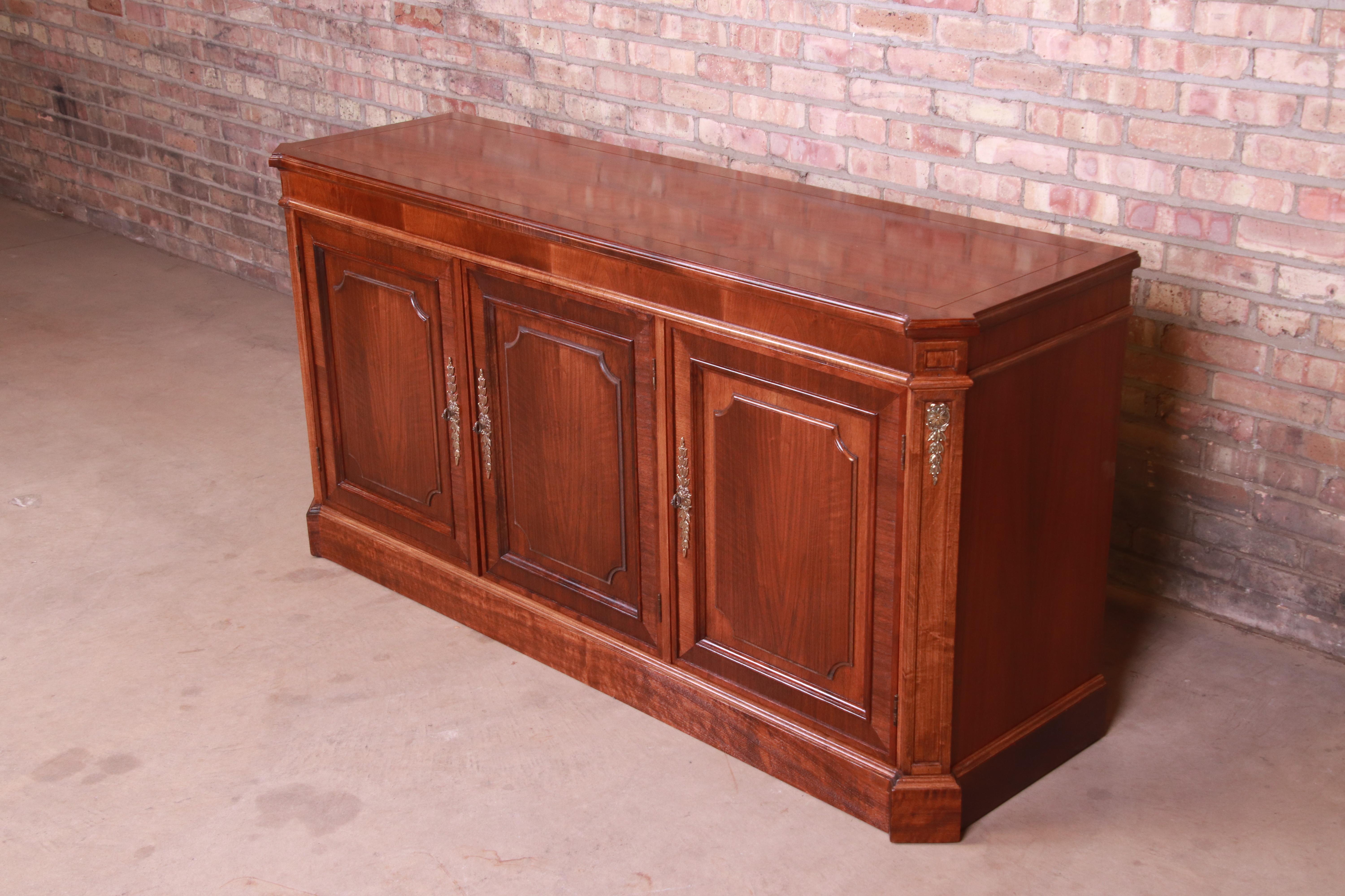 Baker Furniture French Regency Mahogany Sideboard or Bar Cabinet, Refinished In Good Condition In South Bend, IN