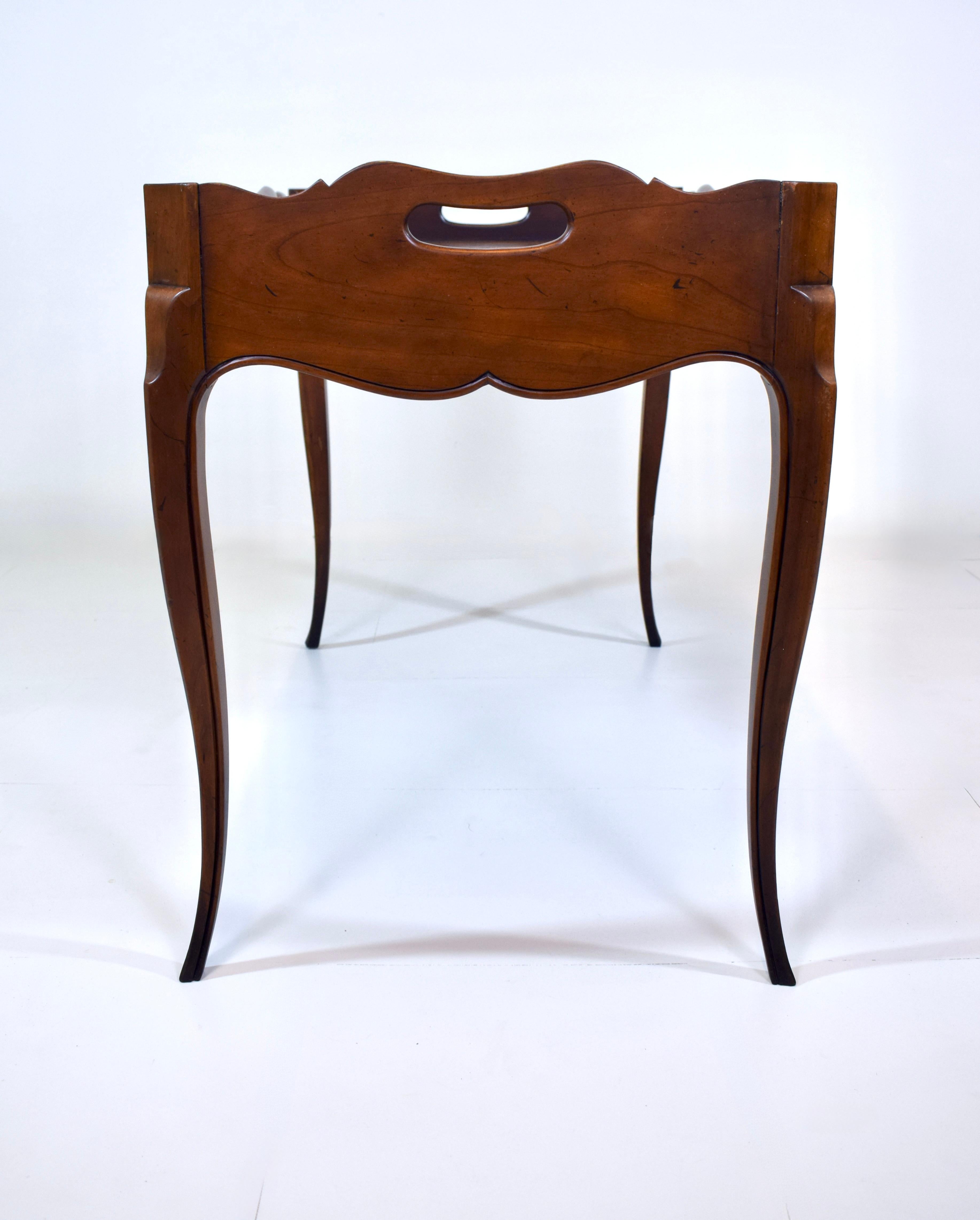 Meubles Baker Table basse Butler en noyer français et bois de ronce en vente 2