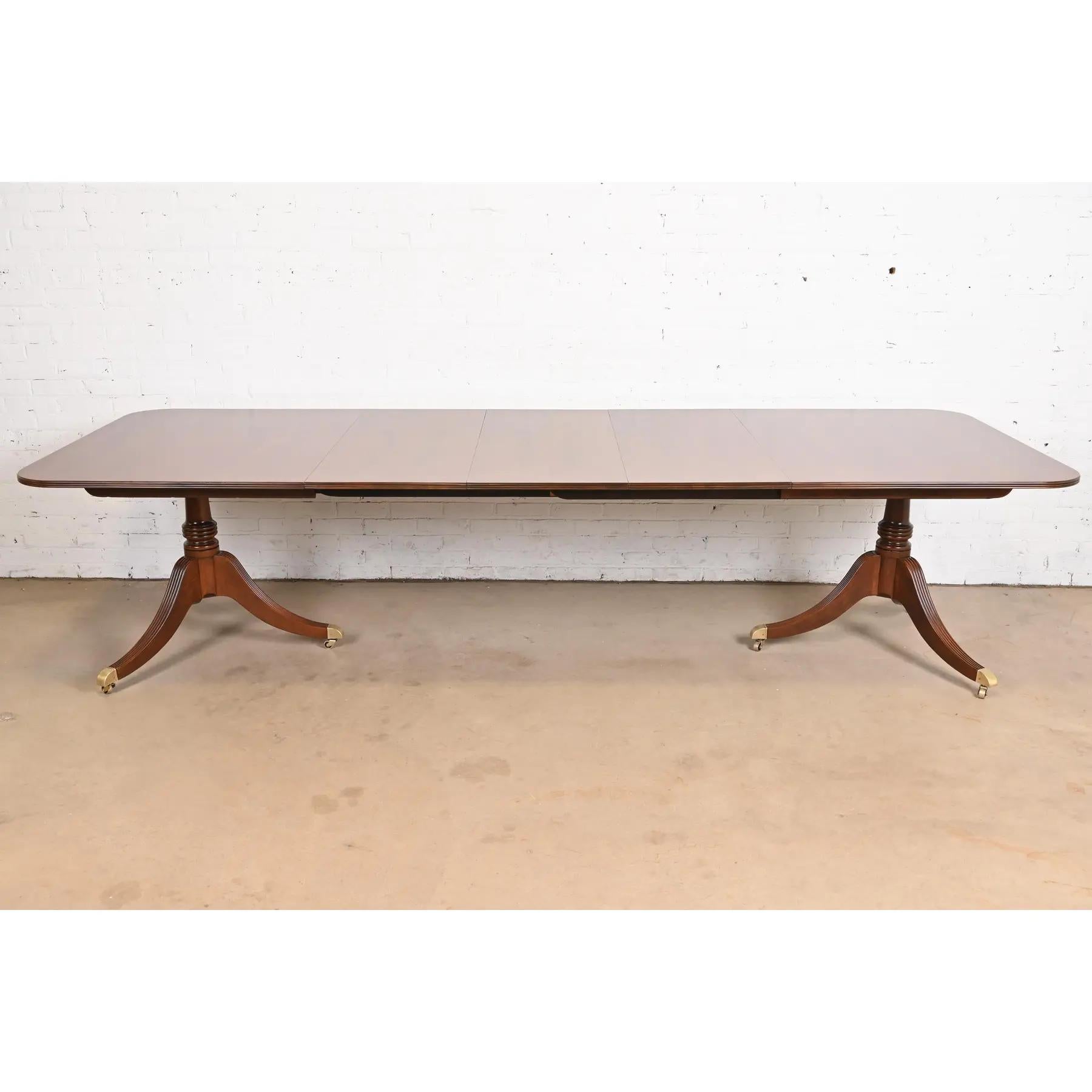 Baker Furniture Georgian Banded Cherry Double Pedestal Dining Table, Refinished In Good Condition In South Bend, IN