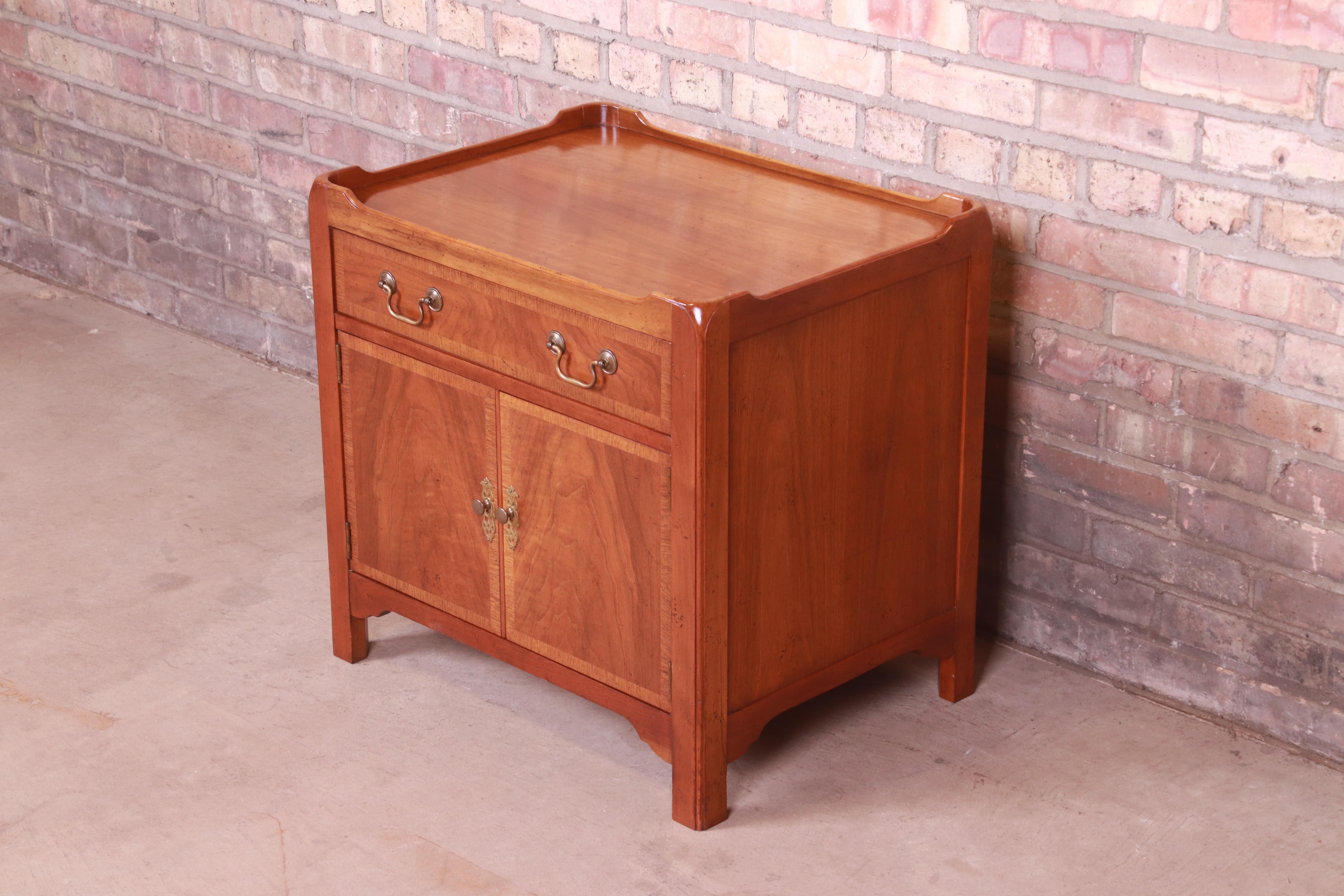 Baker Furniture Georgian Banded Mahogany Bedside Chest In Good Condition For Sale In South Bend, IN
