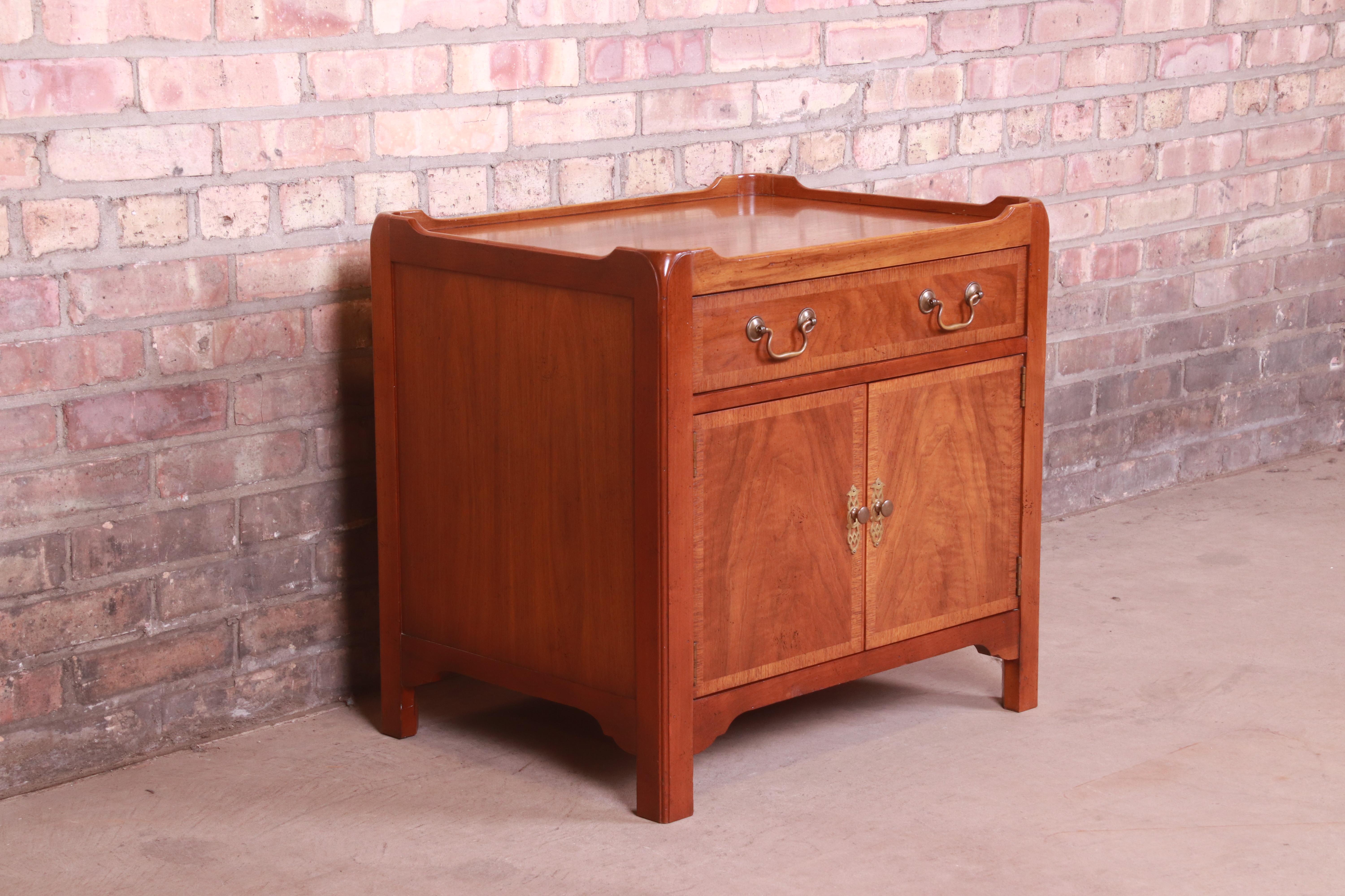 Brass Baker Furniture Georgian Banded Mahogany Bedside Chest For Sale