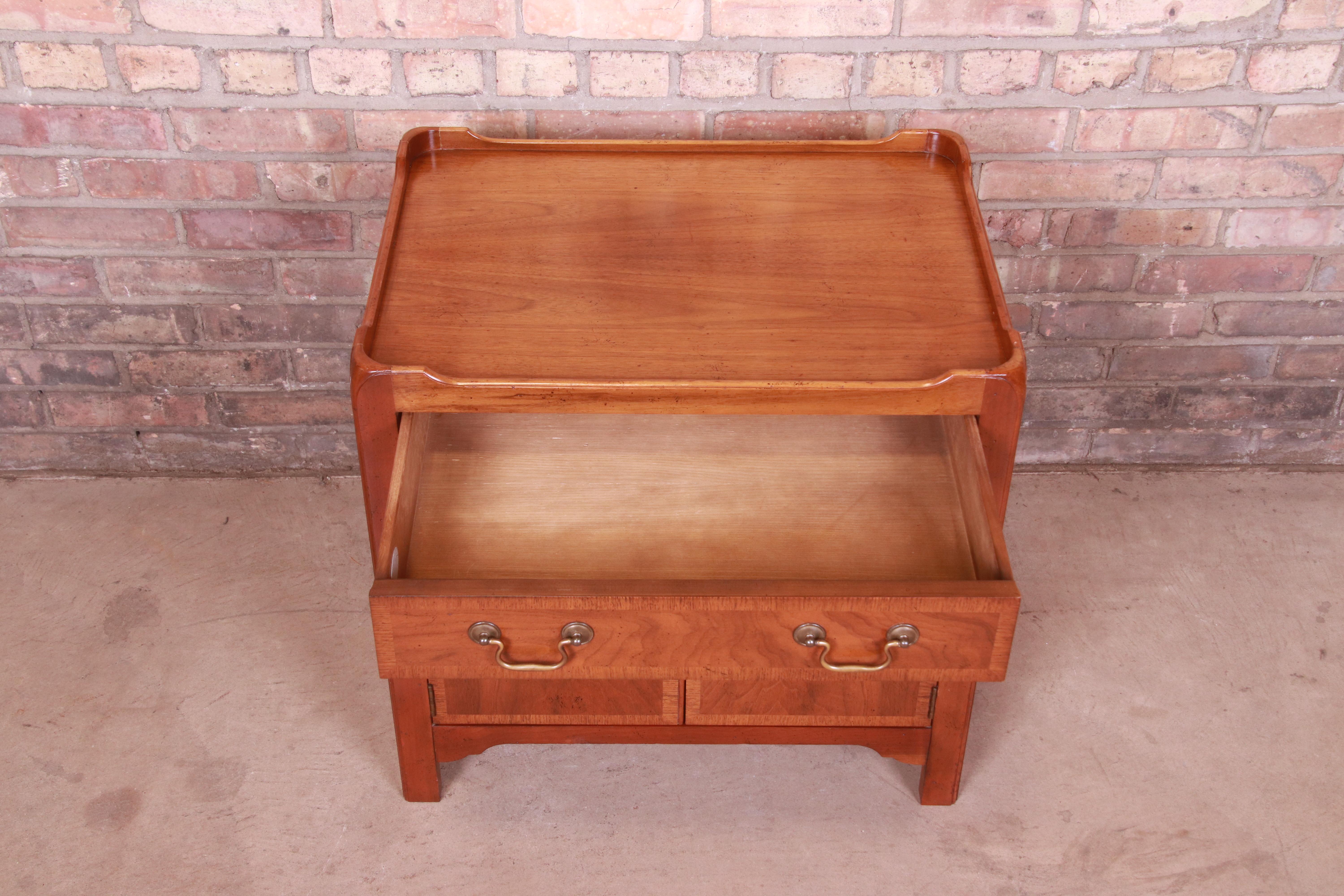 Baker Furniture Georgian Banded Mahogany Bedside Chest For Sale 3