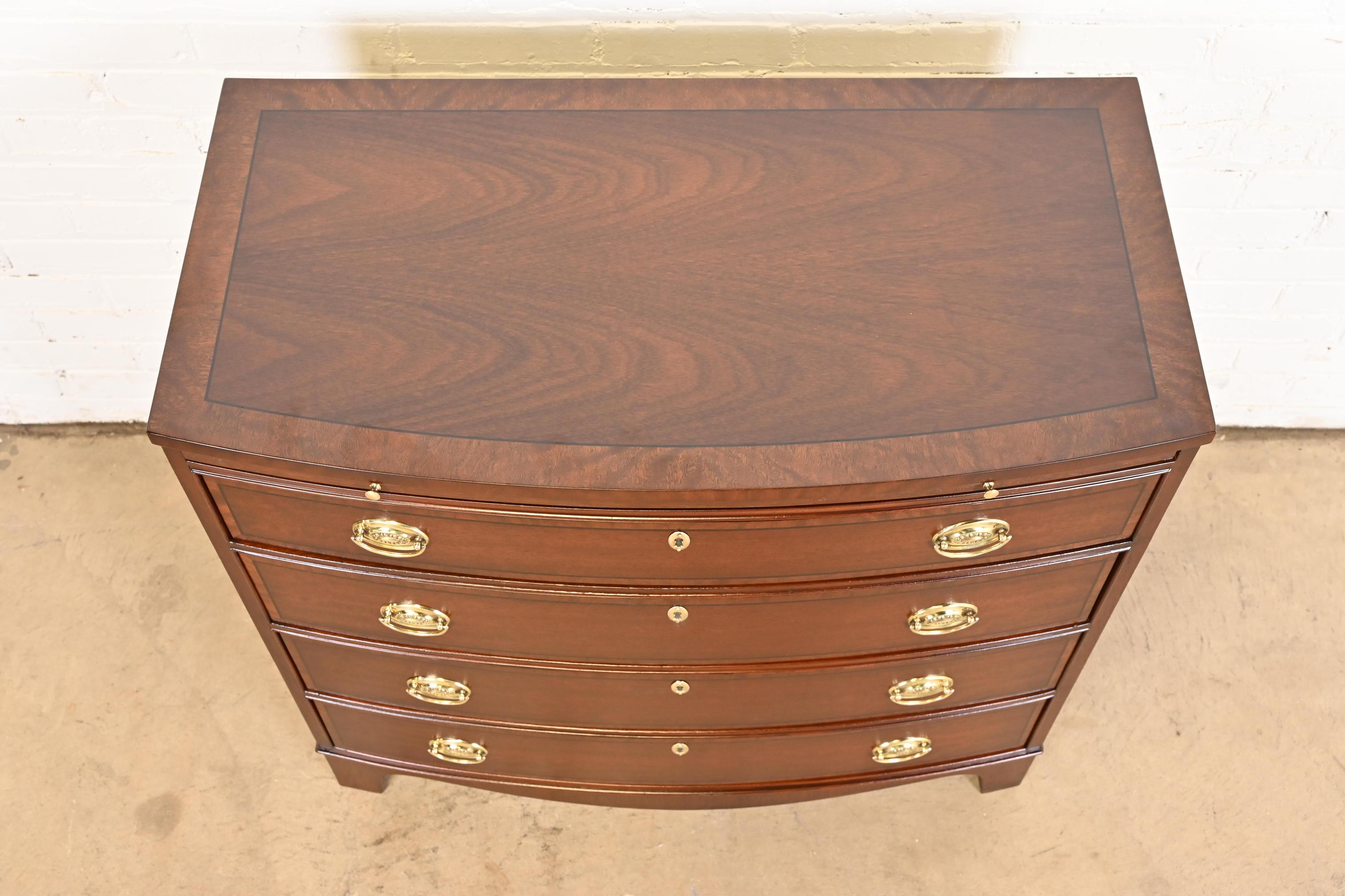 Baker Furniture Georgian Banded Mahogany Bow Front Chest of Drawers, Refinished For Sale 5