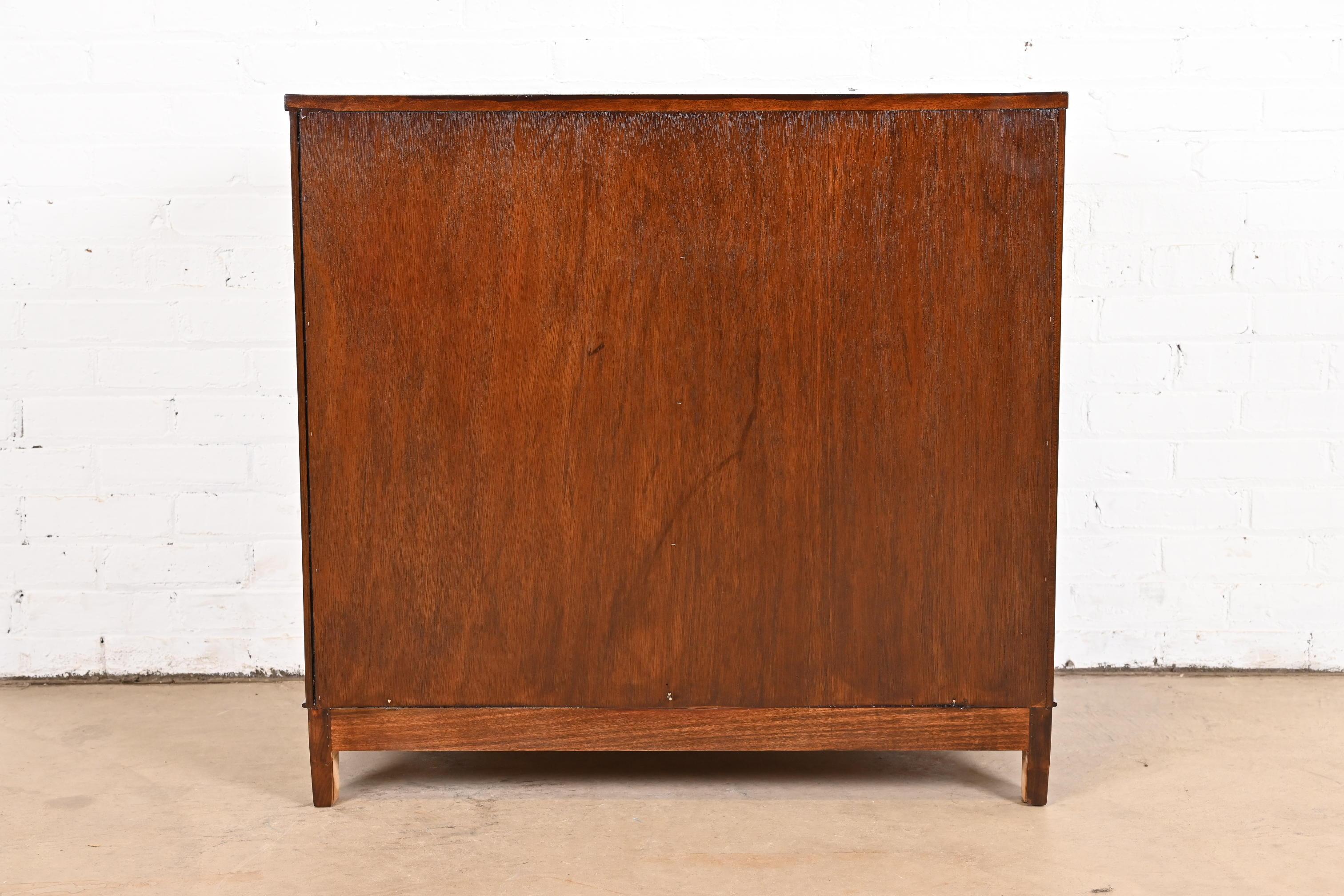 Baker Furniture Georgian Banded Mahogany Bow Front Chest of Drawers, Refinished For Sale 9