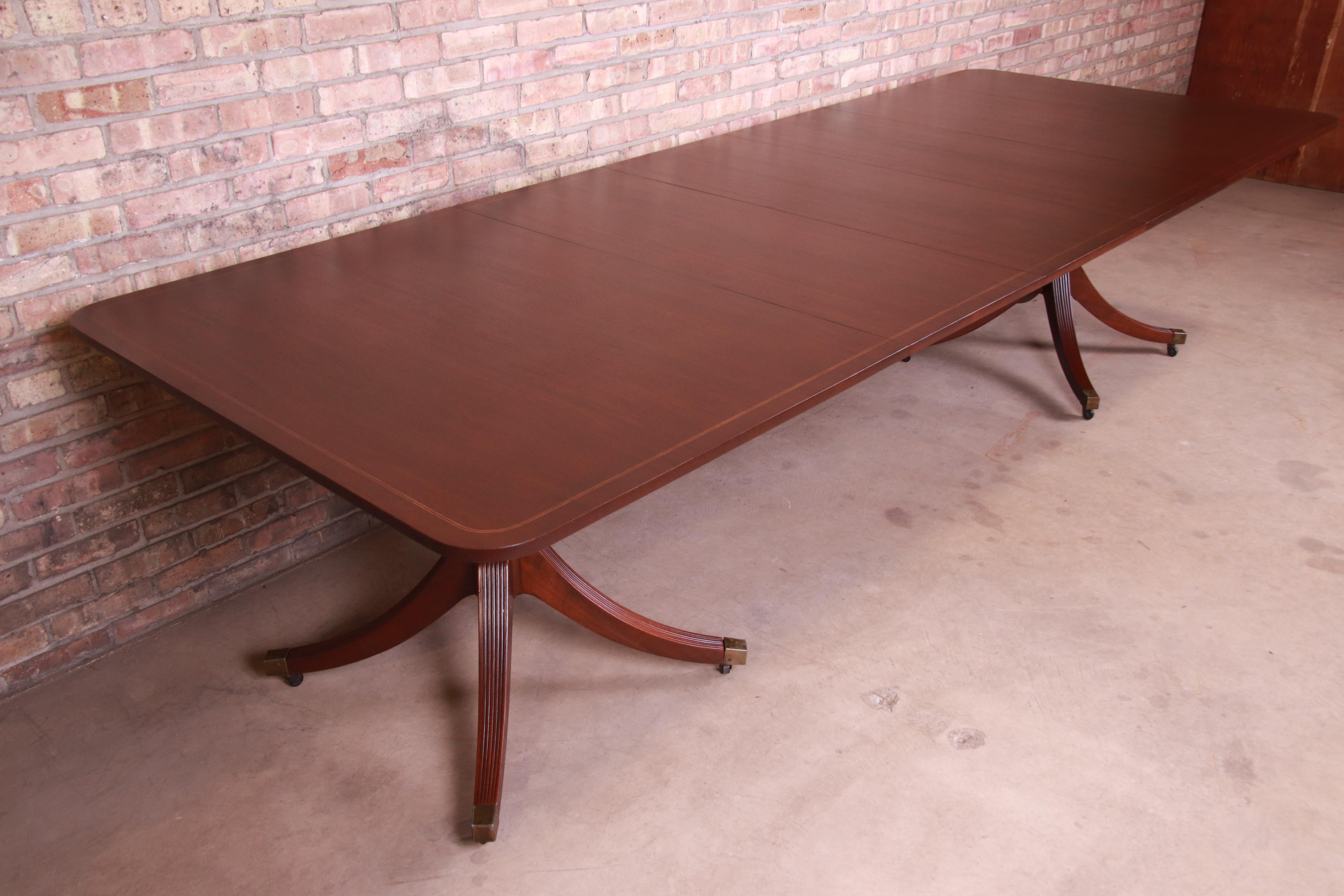Baker Furniture Georgian Banded Mahogany Double Pedestal Dining Table, Restored In Good Condition In South Bend, IN