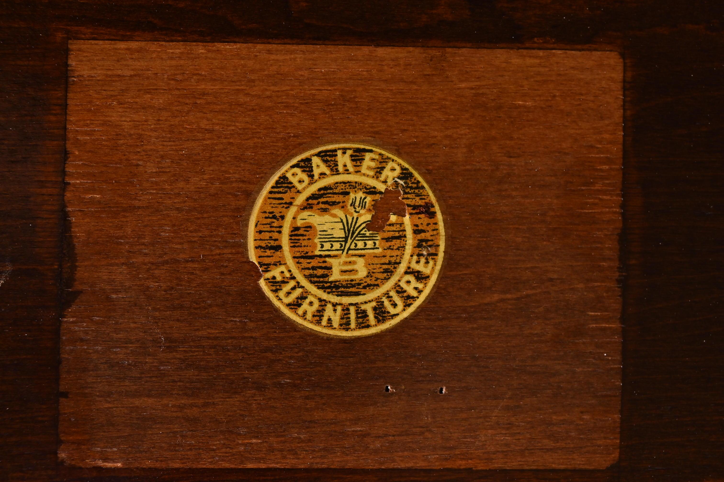 Baker Furniture table de salle à manger géorgienne en acajou à double piédestal en vente 5
