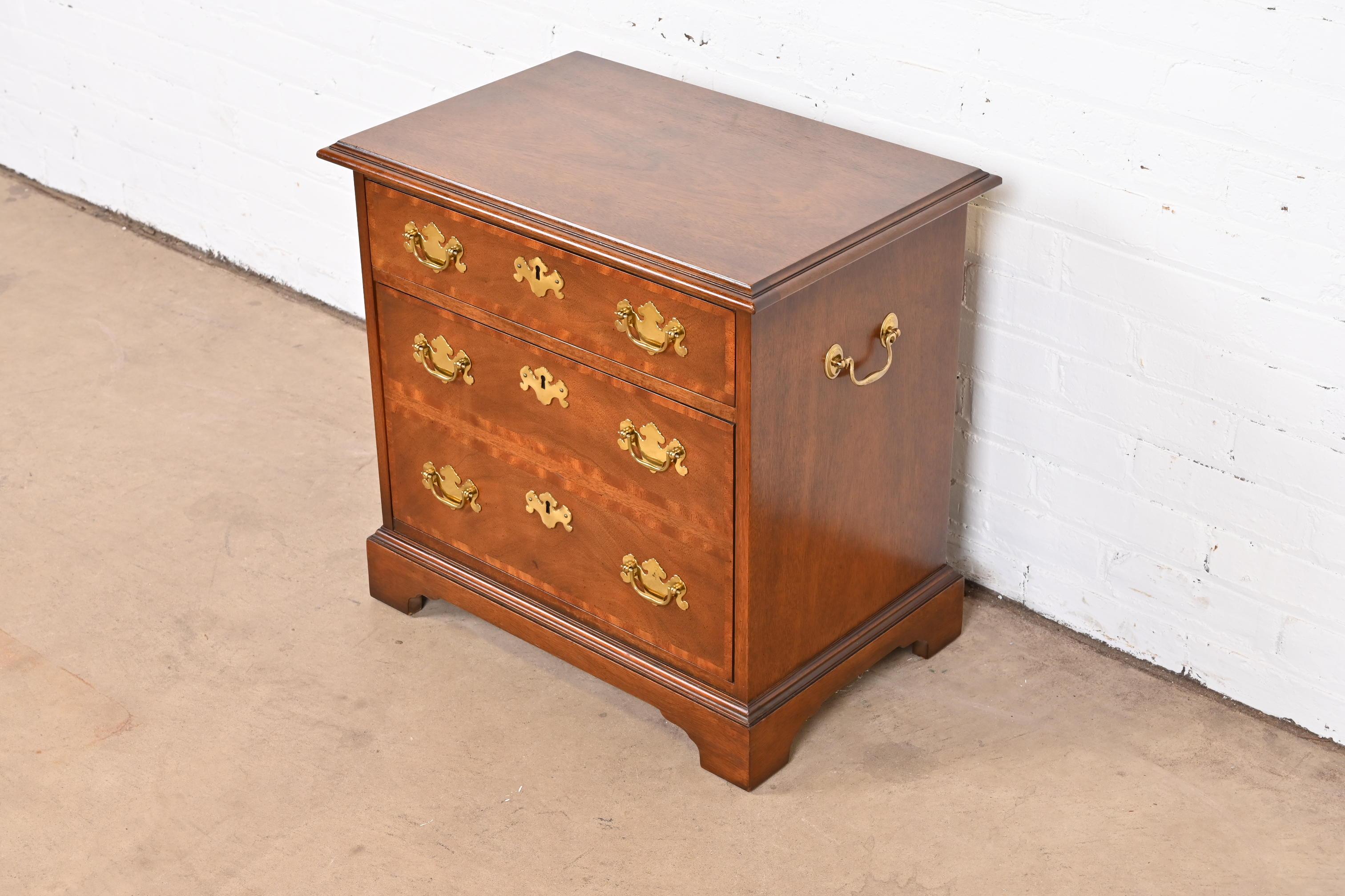Baker Furniture Georgian Banded Mahogany Nightstand In Good Condition For Sale In South Bend, IN