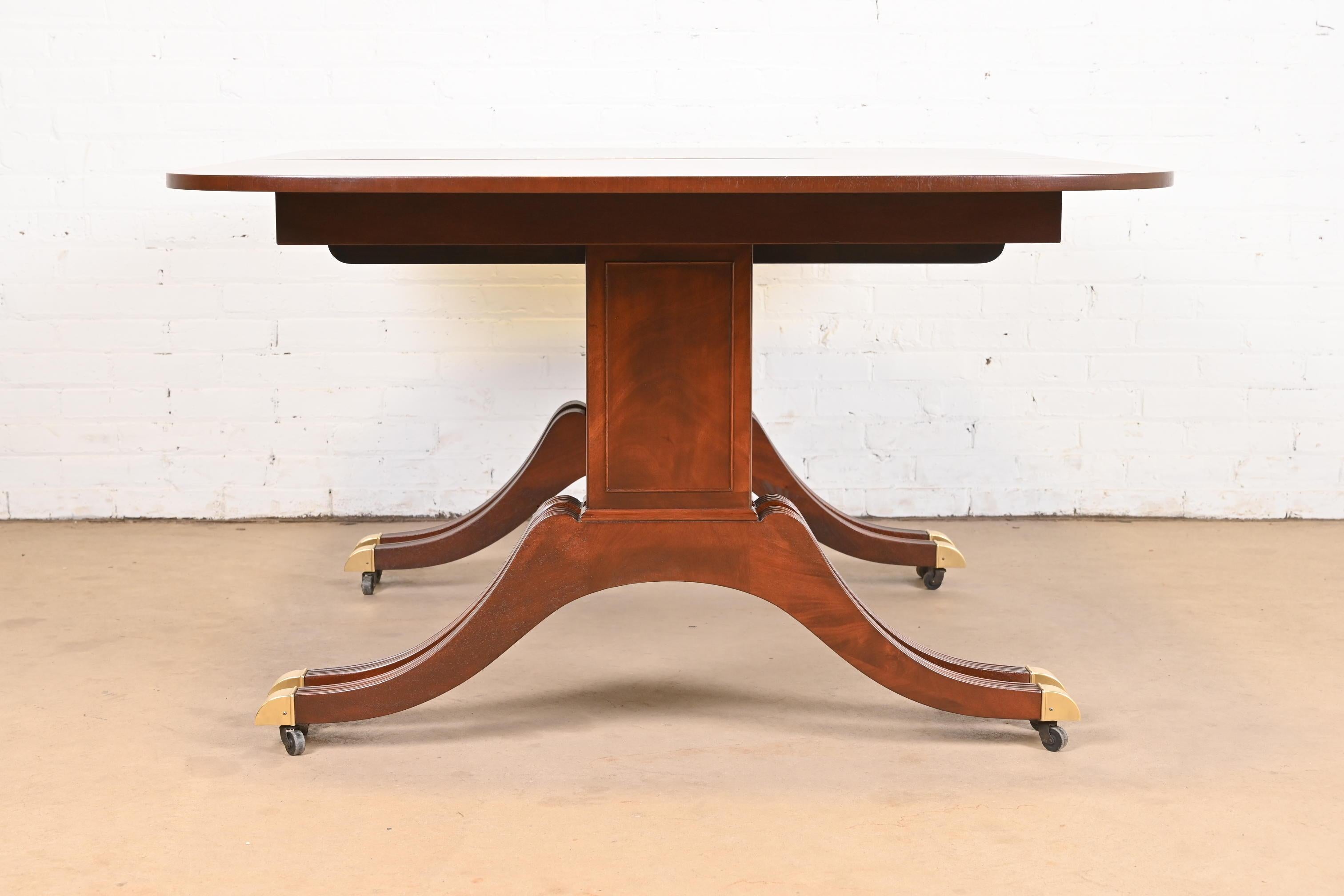 Baker Furniture Georgian Banded Mahogany Pedestal Dining Table, Newly Refinished For Sale 9