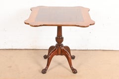 Baker Furniture Georgian Banded Mahogany Pedestal Tea Table or Center Table