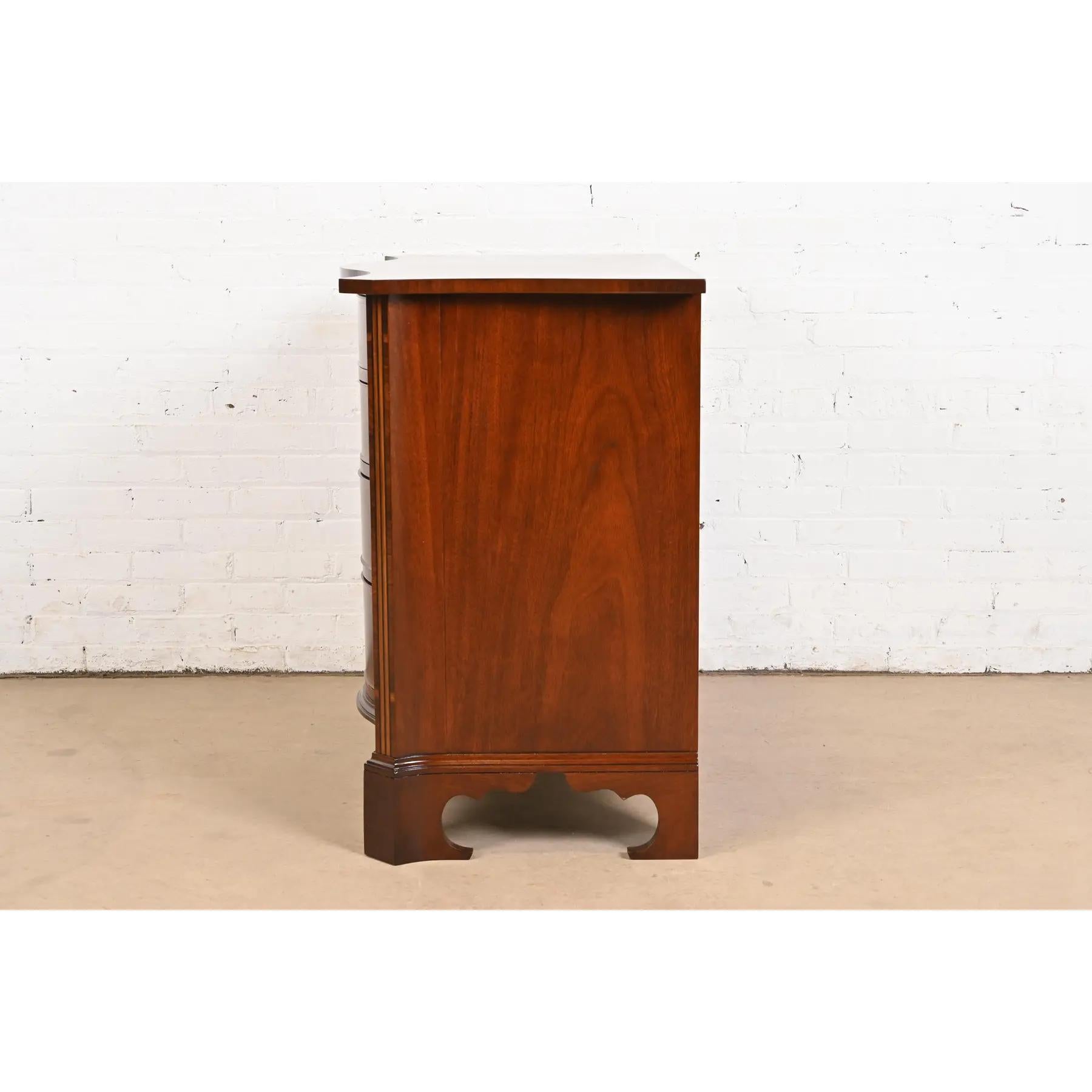 Baker Furniture Georgian Banded Mahogany Serpentine Front Chest of Drawers For Sale 5