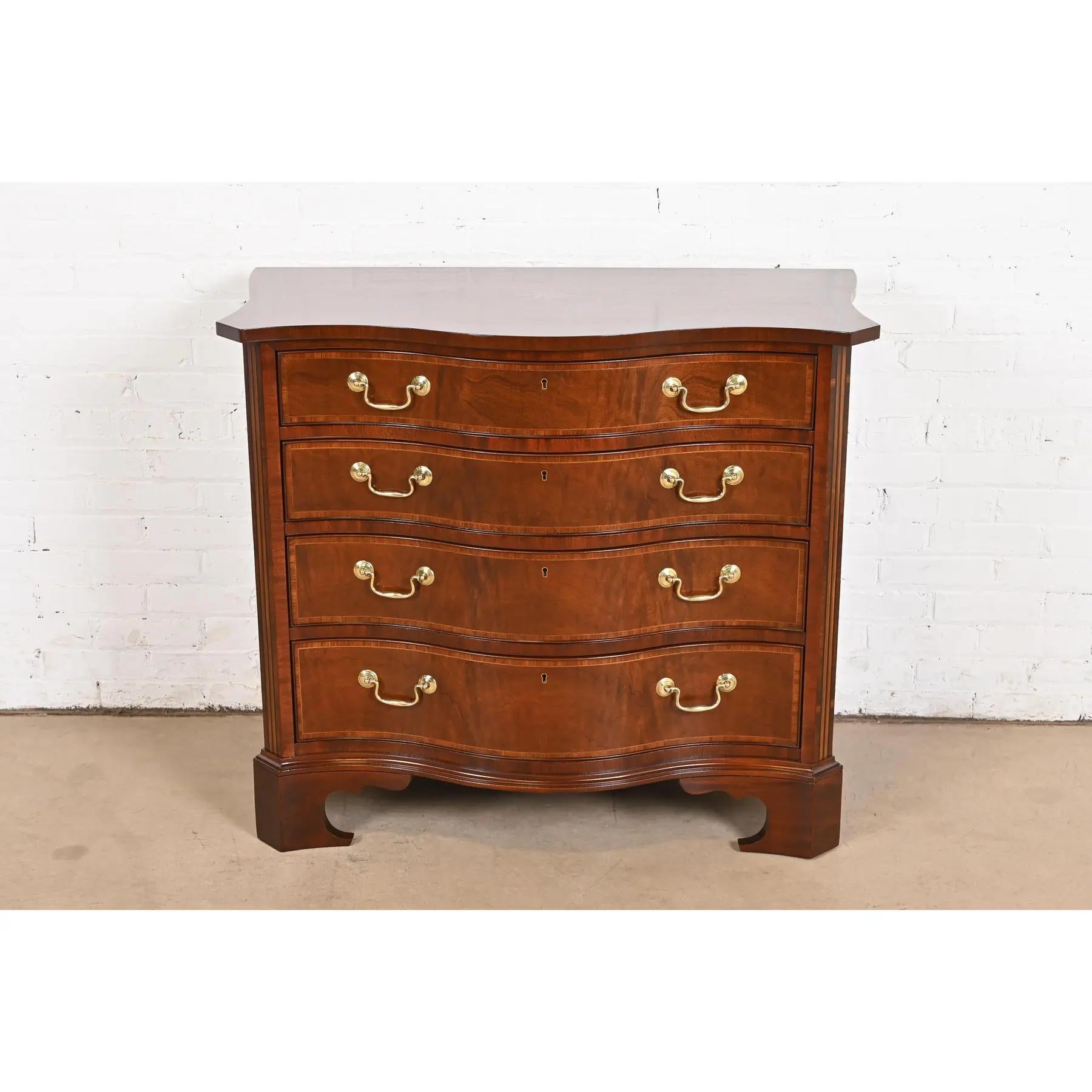 American Baker Furniture Georgian Banded Mahogany Serpentine Front Chest of Drawers For Sale