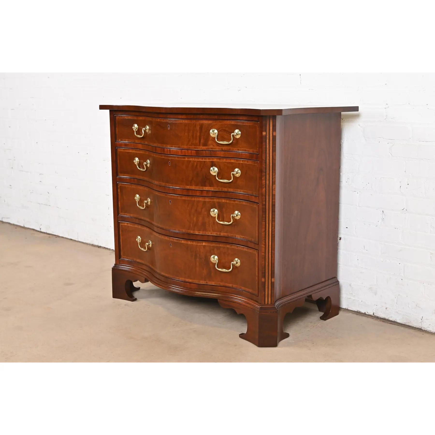 Baker Furniture Georgian Banded Mahogany Serpentine Front Chest of Drawers In Good Condition For Sale In South Bend, IN