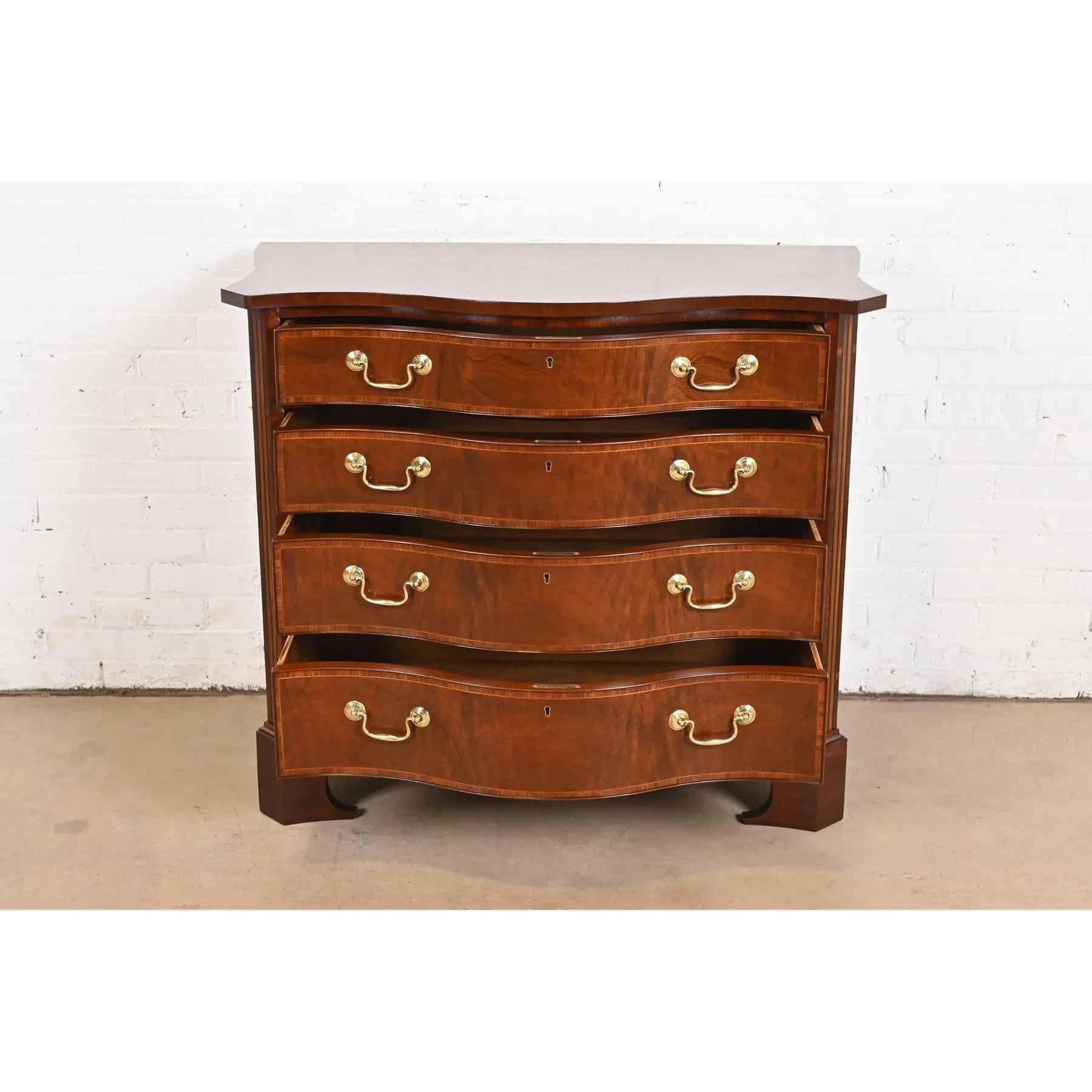 Brass Baker Furniture Georgian Banded Mahogany Serpentine Front Chest of Drawers For Sale