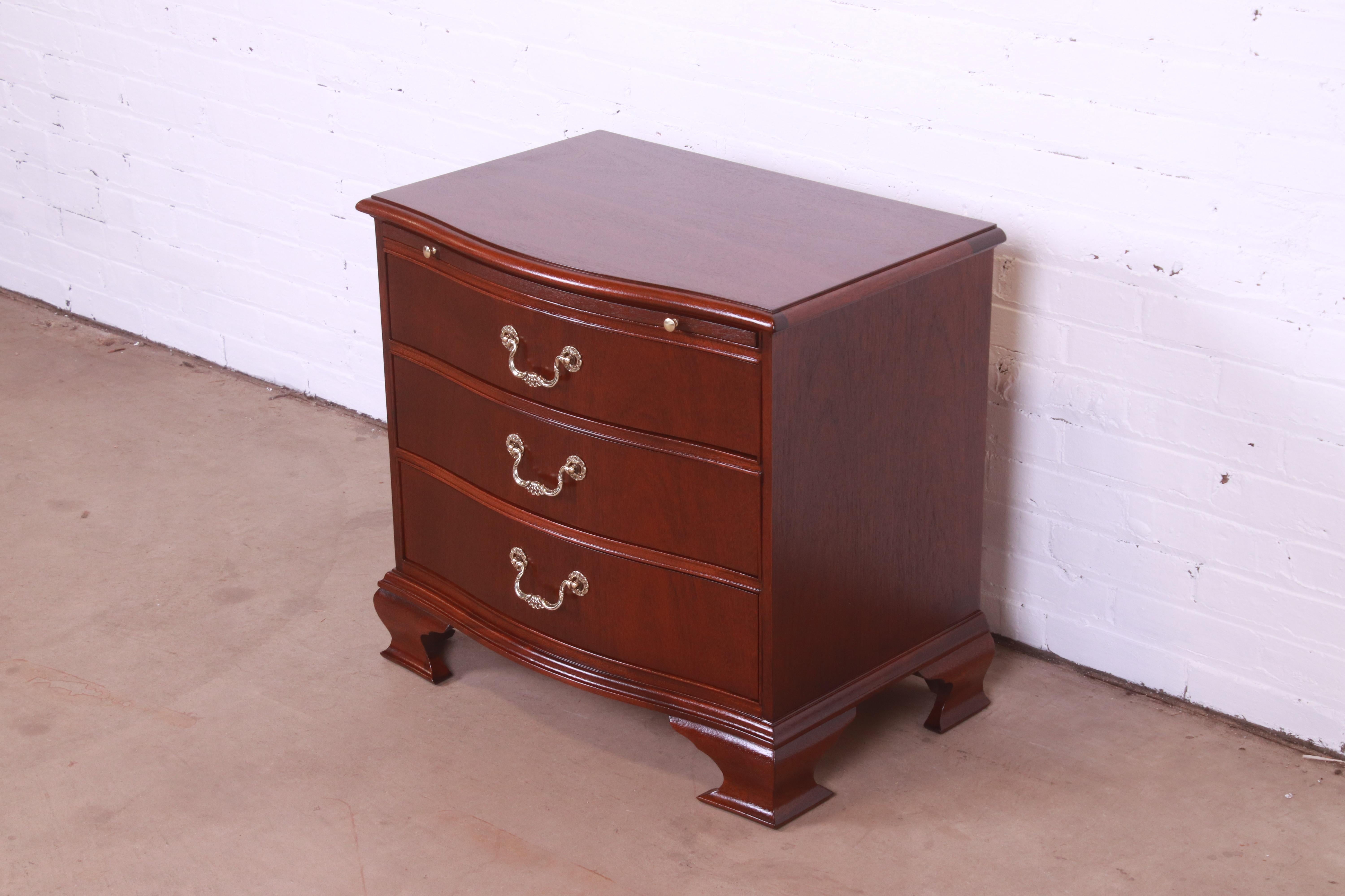 Baker Furniture Georgian Bow Front Bedside Chest, Newly Refinished In Good Condition In South Bend, IN