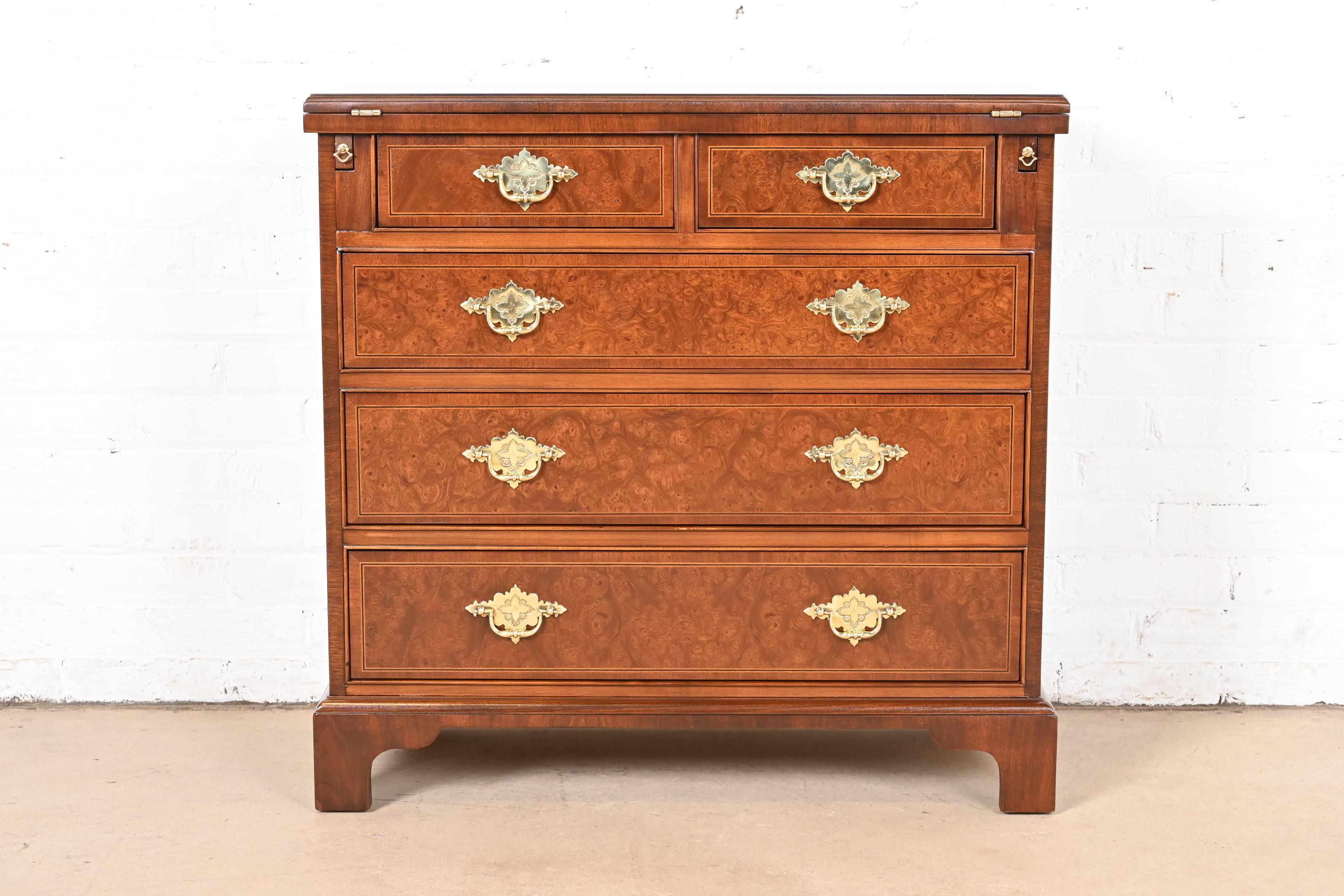 Georgiano Baker Furniture Georgian Burled Walnut Flip Top Server o Bachelor Chest in vendita