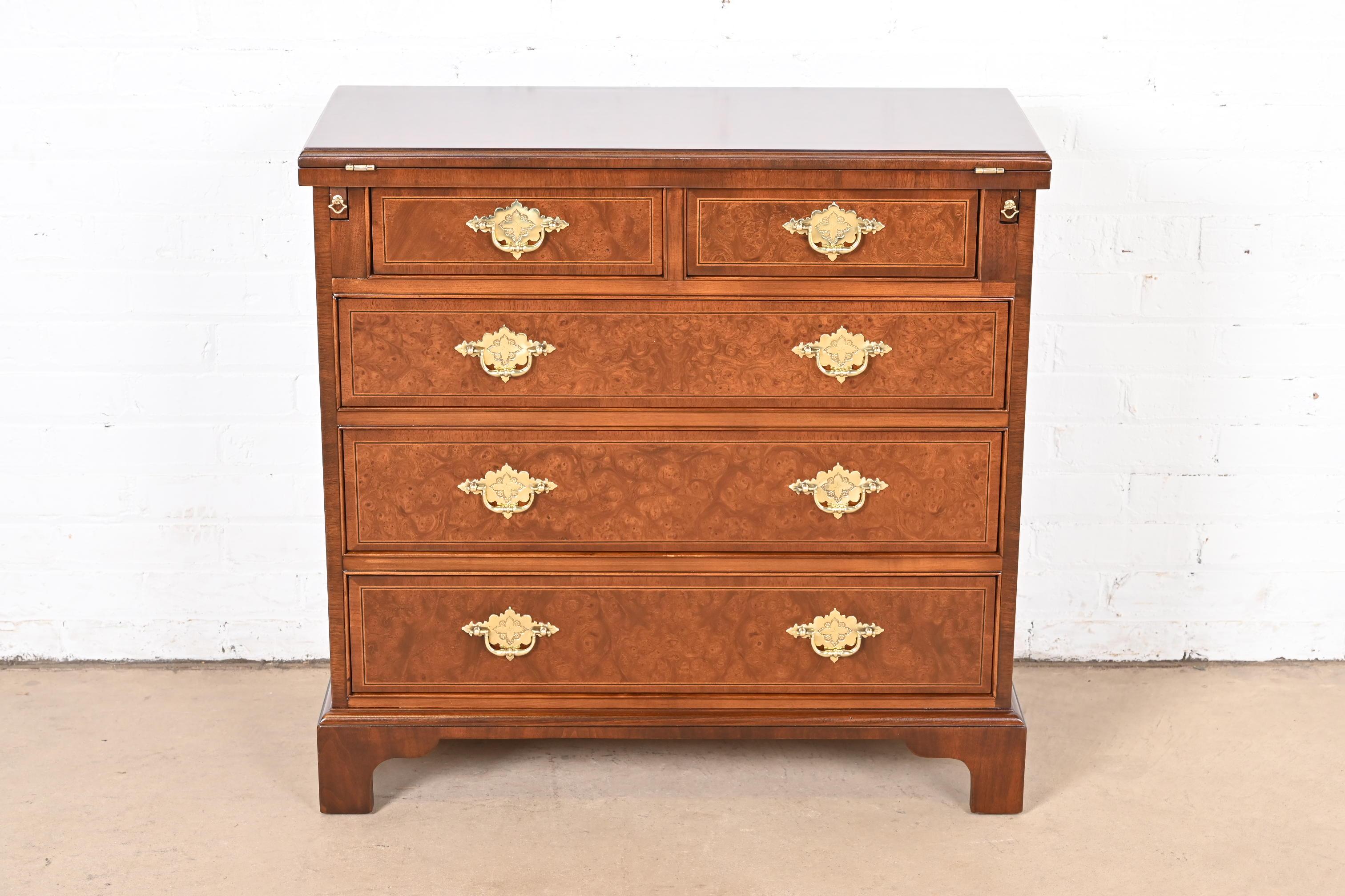 Americano Baker Furniture Georgian Burled Walnut Flip Top Server o Bachelor Chest in vendita