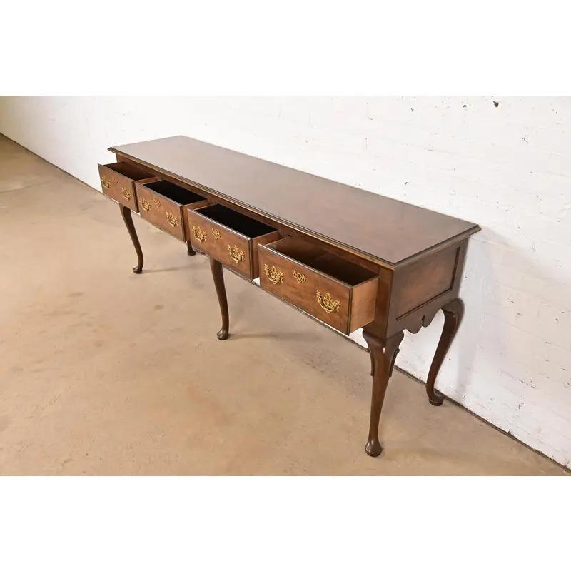 Credenza Baker Furniture Georgian Burled Walnut Sideboard in vendita 1
