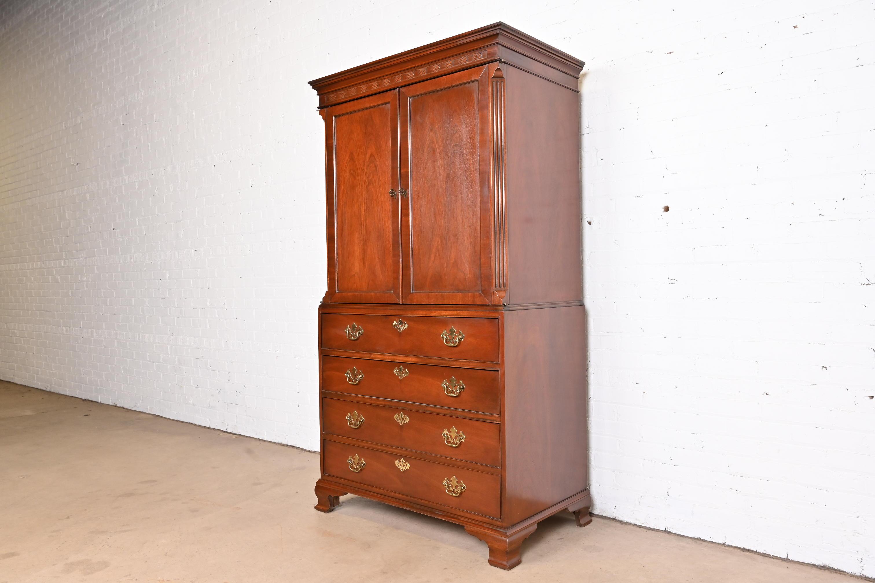 Baker Furniture Georgian Carved Mahogany Armoire Dresser or Linen Press In Good Condition In South Bend, IN