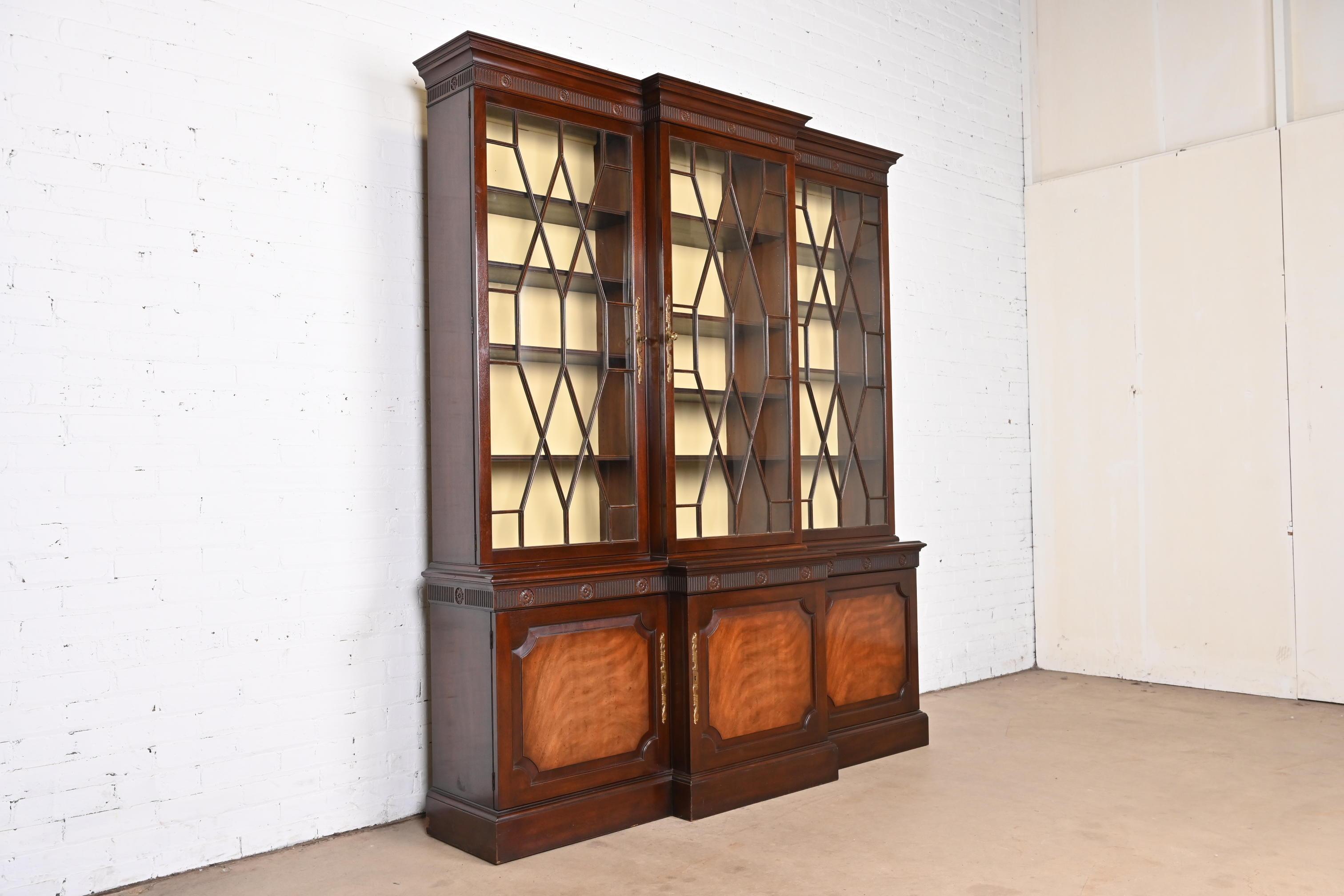 American Baker Furniture Georgian Carved Mahogany Breakfront Bookcase Cabinet For Sale