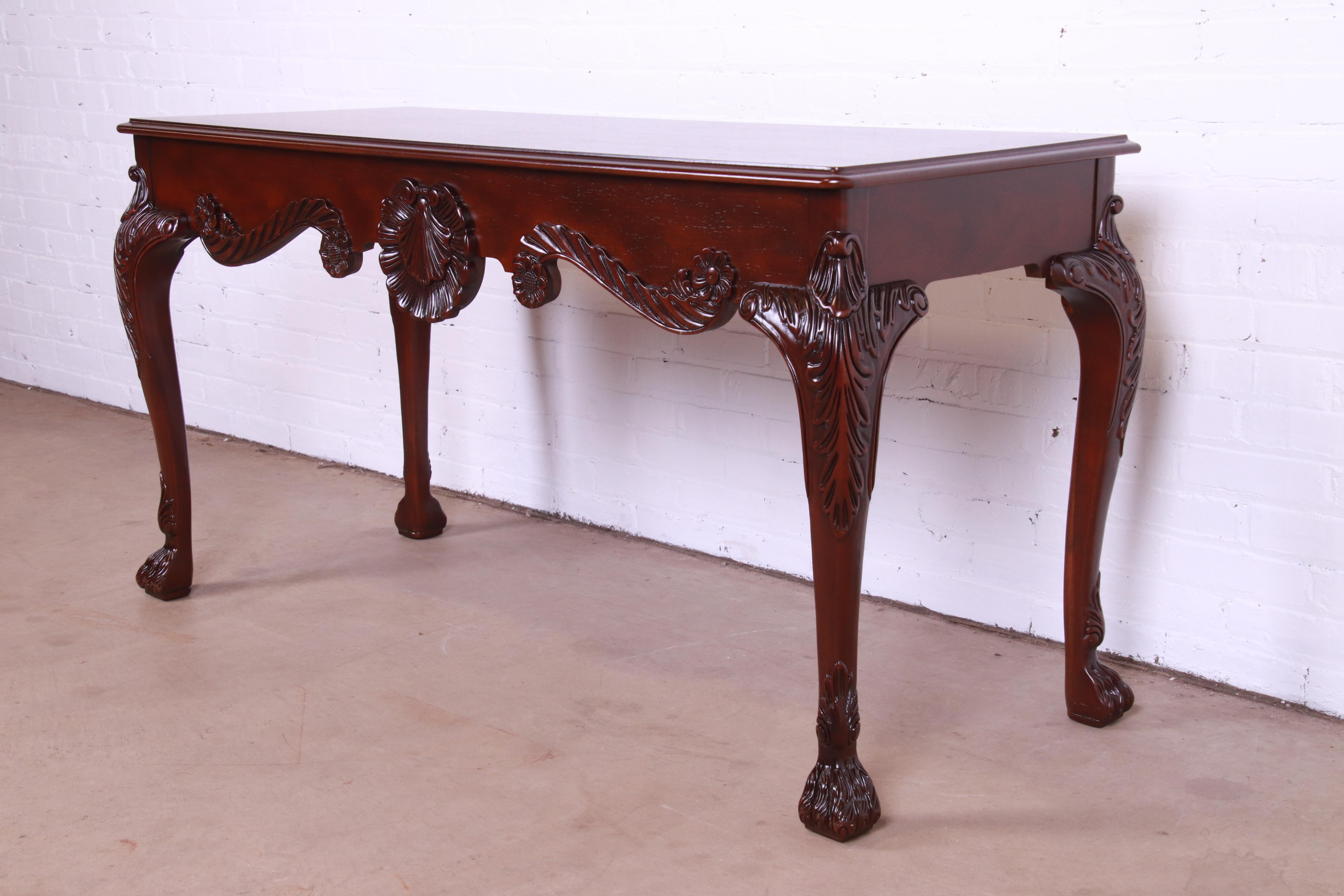 Baker Furniture Georgian Carved Mahogany Console or Sofa Table, Newly Refinished In Good Condition For Sale In South Bend, IN