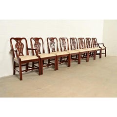 Baker Furniture ensemble de huit chaises de salle à manger géorgiennes en acajou sculpté