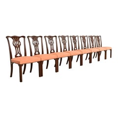 Baker Furniture Georgianische geschnitzte Mahagoni-Esszimmerstühle aus Mahagoni, achtteilig