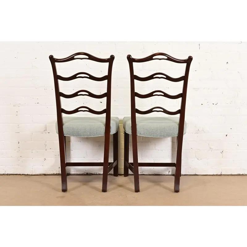 Baker Furniture - Chaises de salle à manger en acajou sculpté de style géorgien, ensemble de quatre chaises en vente 5
