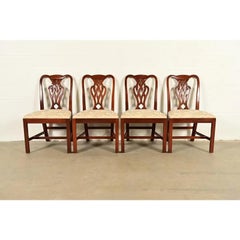 Baker Furniture - Chaises de salle à manger en acajou sculpté de style géorgien, ensemble de quatre chaises