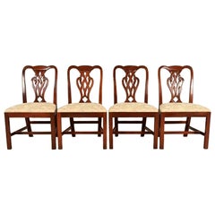Baker Furniture - Chaises de salle à manger en acajou sculpté de style géorgien, ensemble de quatre chaises
